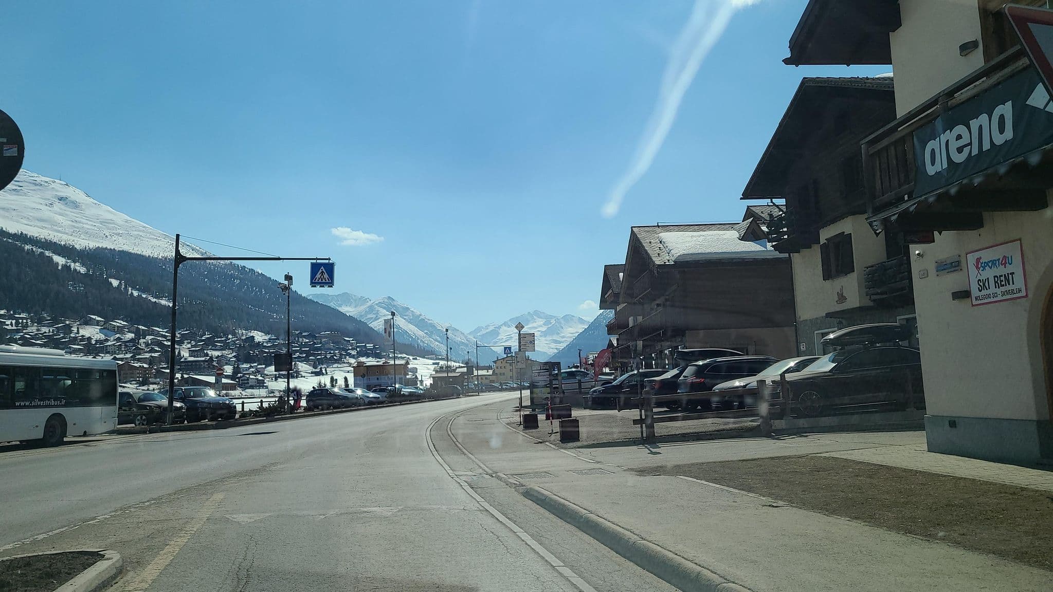 Street view near Chalet Irene Livigno, Livigno — © chrisbeddow (CC BY-SA · Mapillary)
