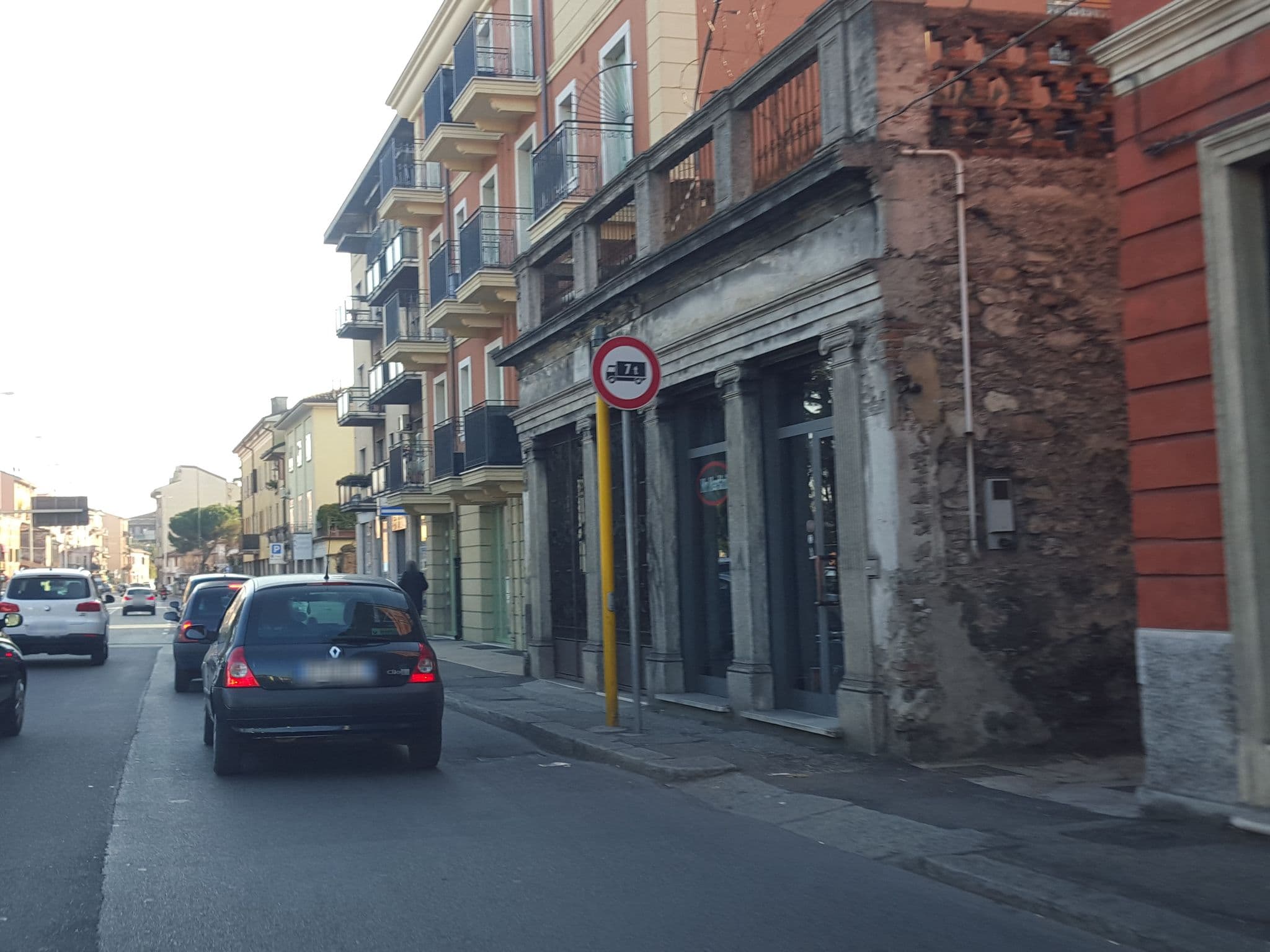 Street view near B&B L'arte È Di Casa, Verona — © lucamenini (CC BY-SA · Mapillary)