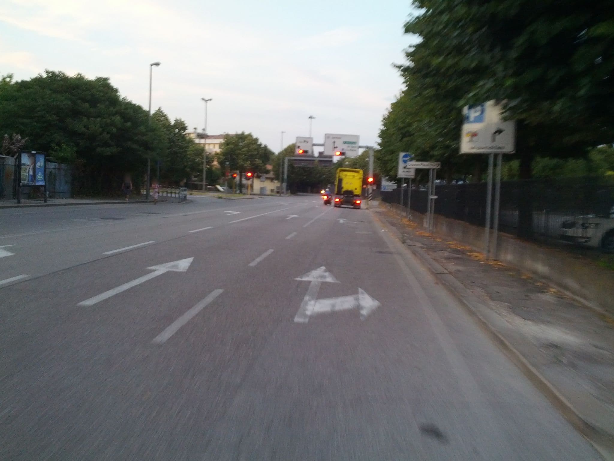 Street view near B&B Casa Claudia, Verona — © zerrossetto (CC BY-SA · Mapillary)