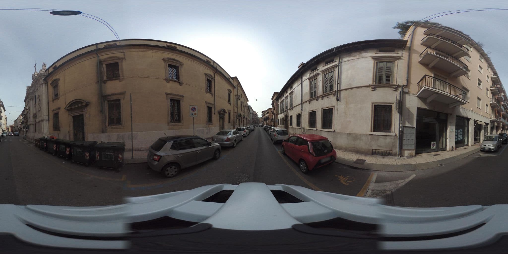 Street view near Divina Bed & Breakfast Verona, Verona — © giubar (CC BY-SA · Mapillary)