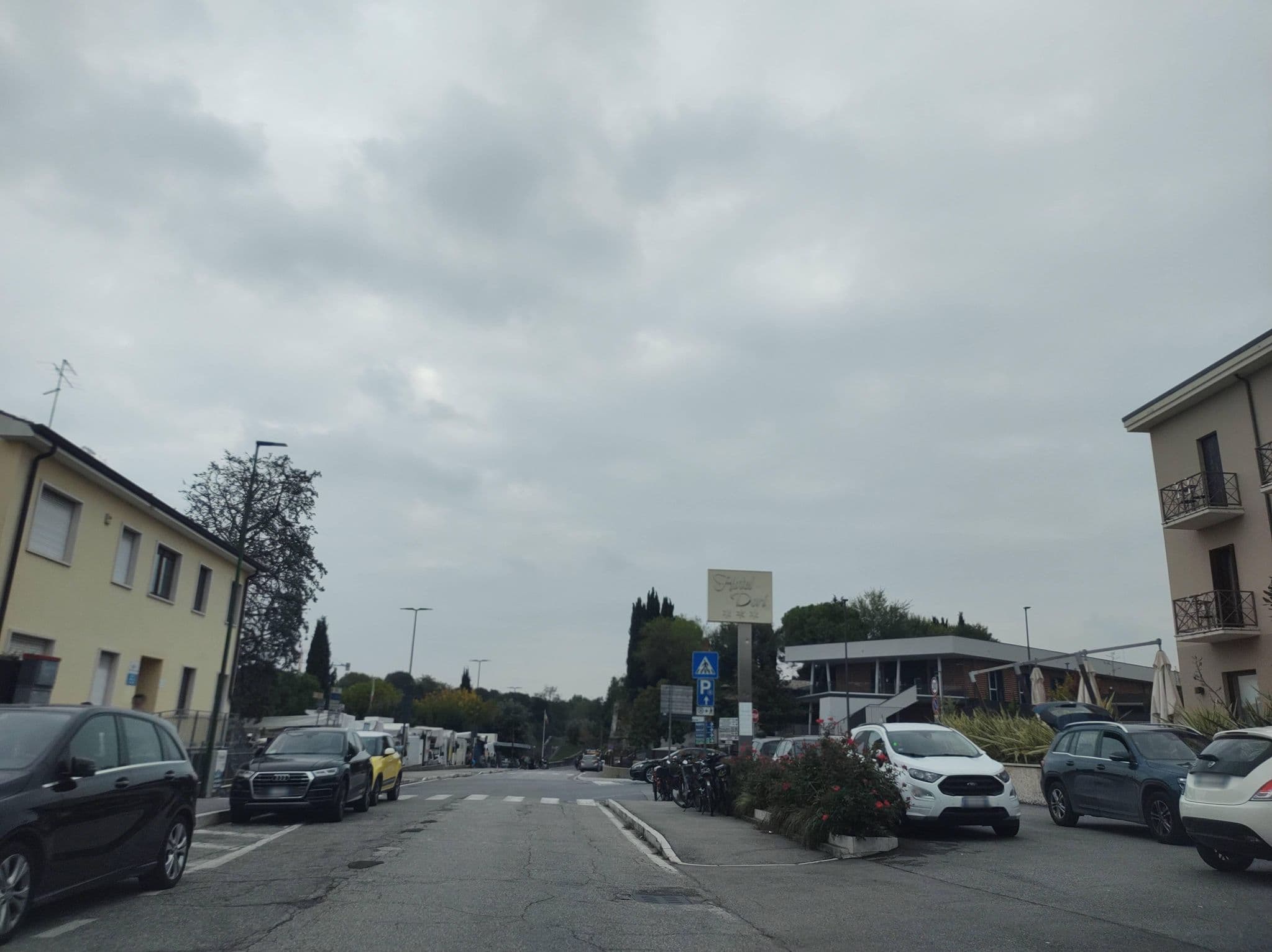 Street view near Hotel Vecchio Viola, Peschiera del Garda — © thetornado76 (CC BY-SA · Mapillary)