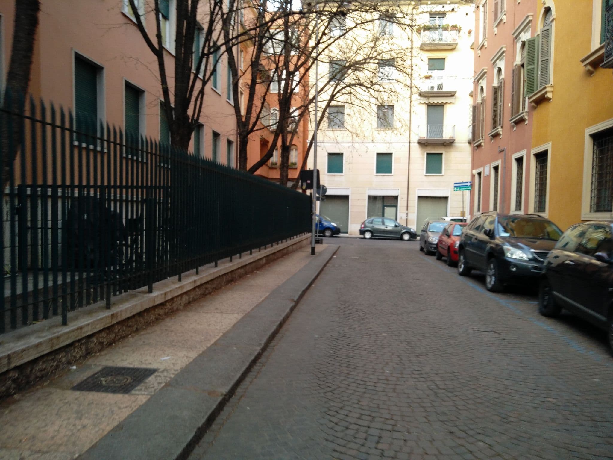 Street view near Amphitheatrum Arena, Verona — © zerrossetto (CC BY-SA · Mapillary)
