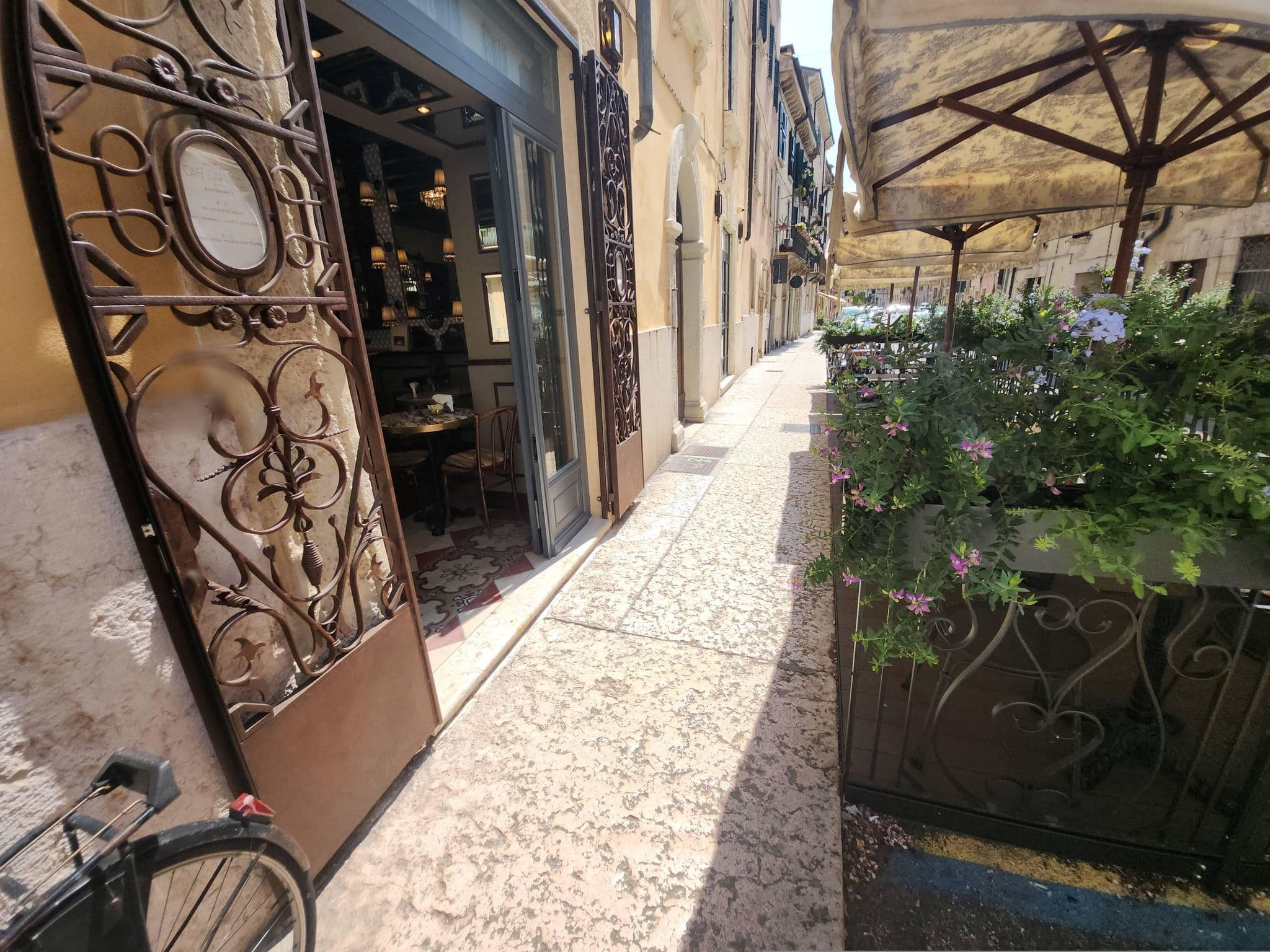 Street view near Residenza Carducci Centro Storico, Verona — © giubar (CC BY-SA · Mapillary)