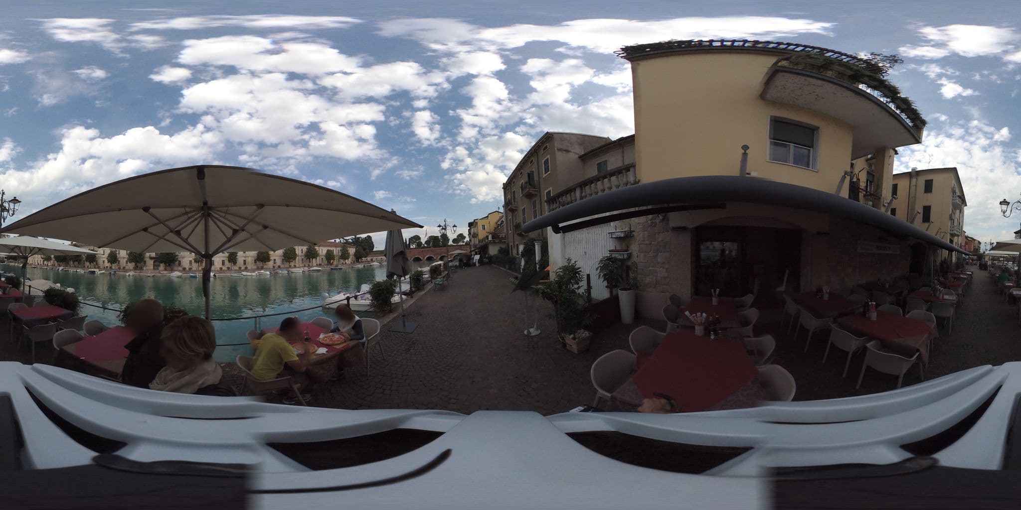 Street view near Domus Romanae in centro storico, Peschiera del Garda — © giubar (CC BY-SA · Mapillary)
