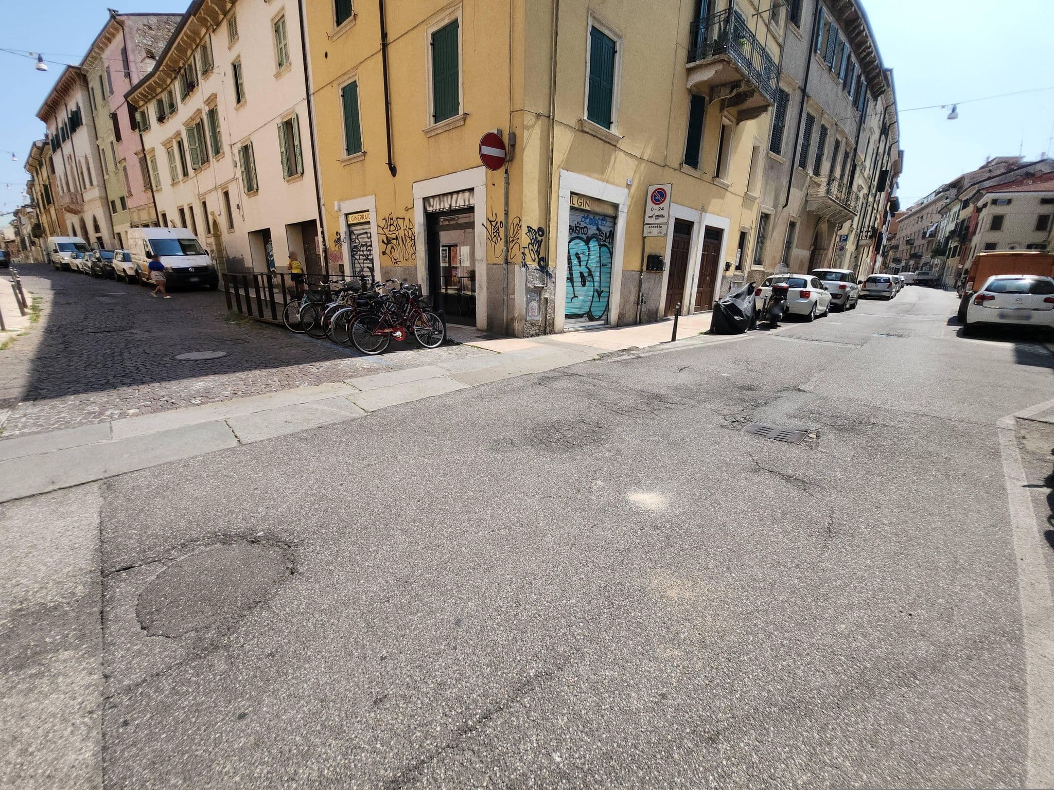 Street view near Easy Loft, Verona — © giubar (CC BY-SA · Mapillary)