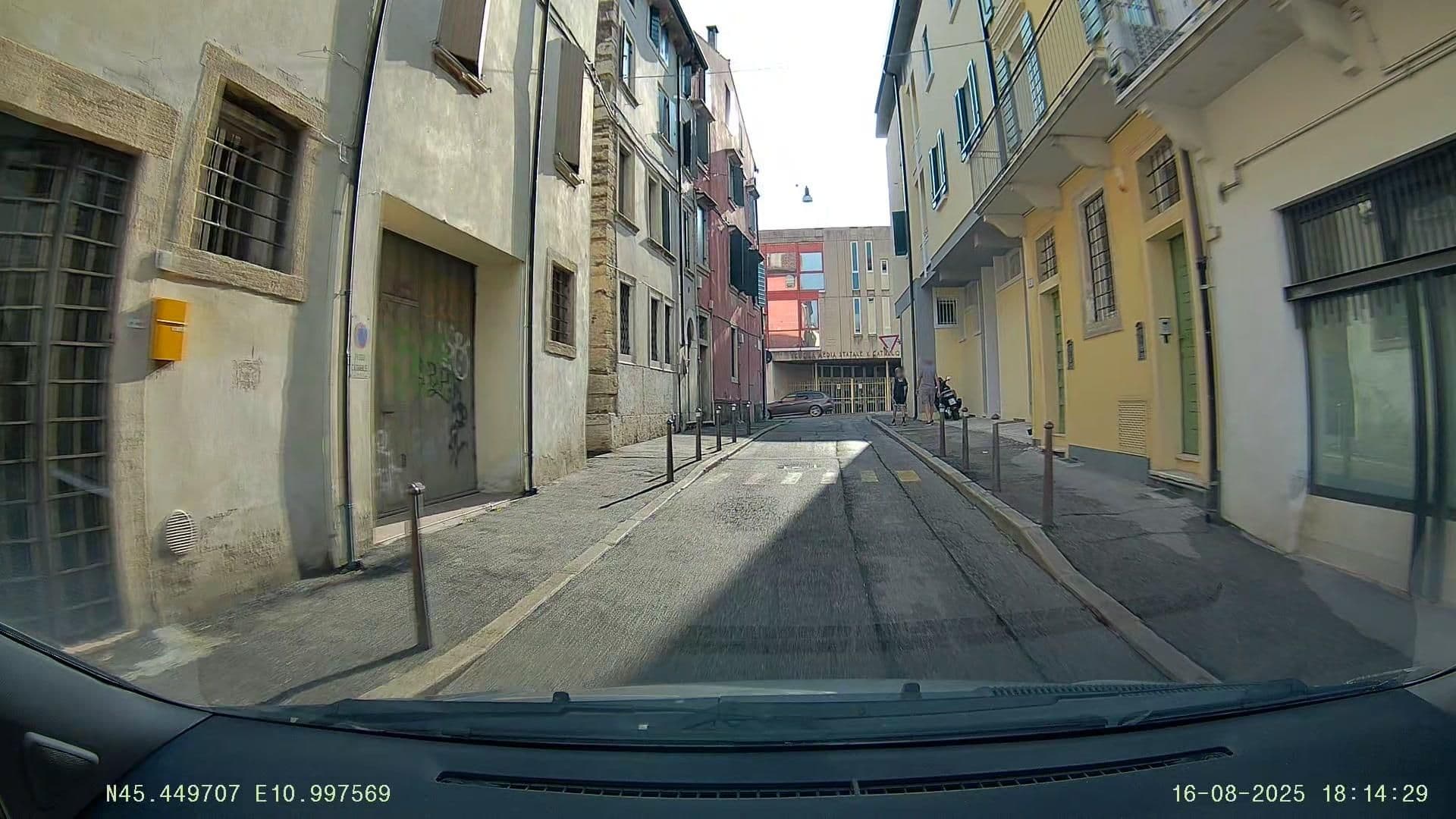 Street view near La Più Bella Verona, Verona — © Jacopo86 (CC BY-SA · Mapillary)