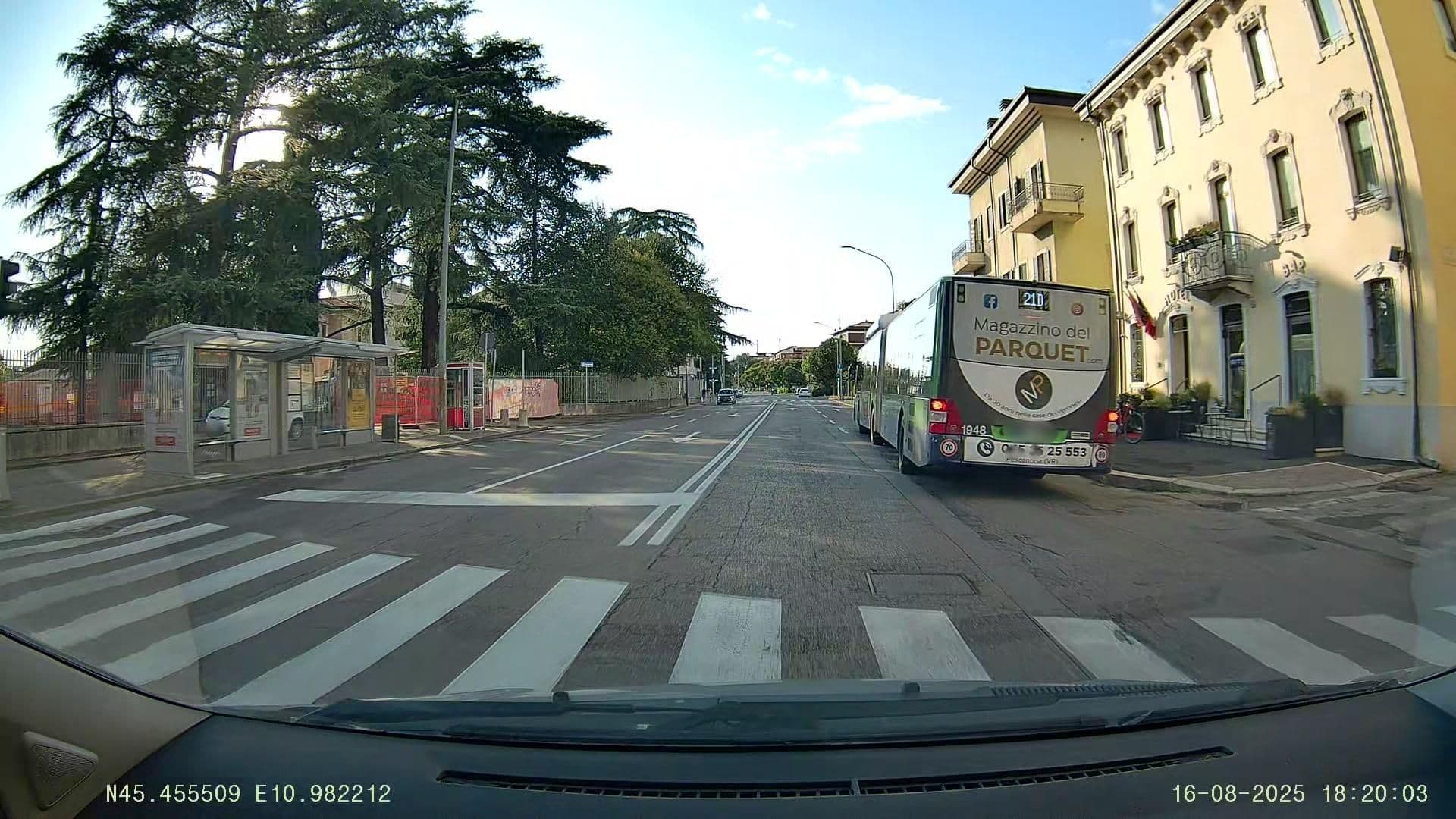 Street view near Appartamento Topazio, Verona — © Jacopo86 (CC BY-SA · Mapillary)