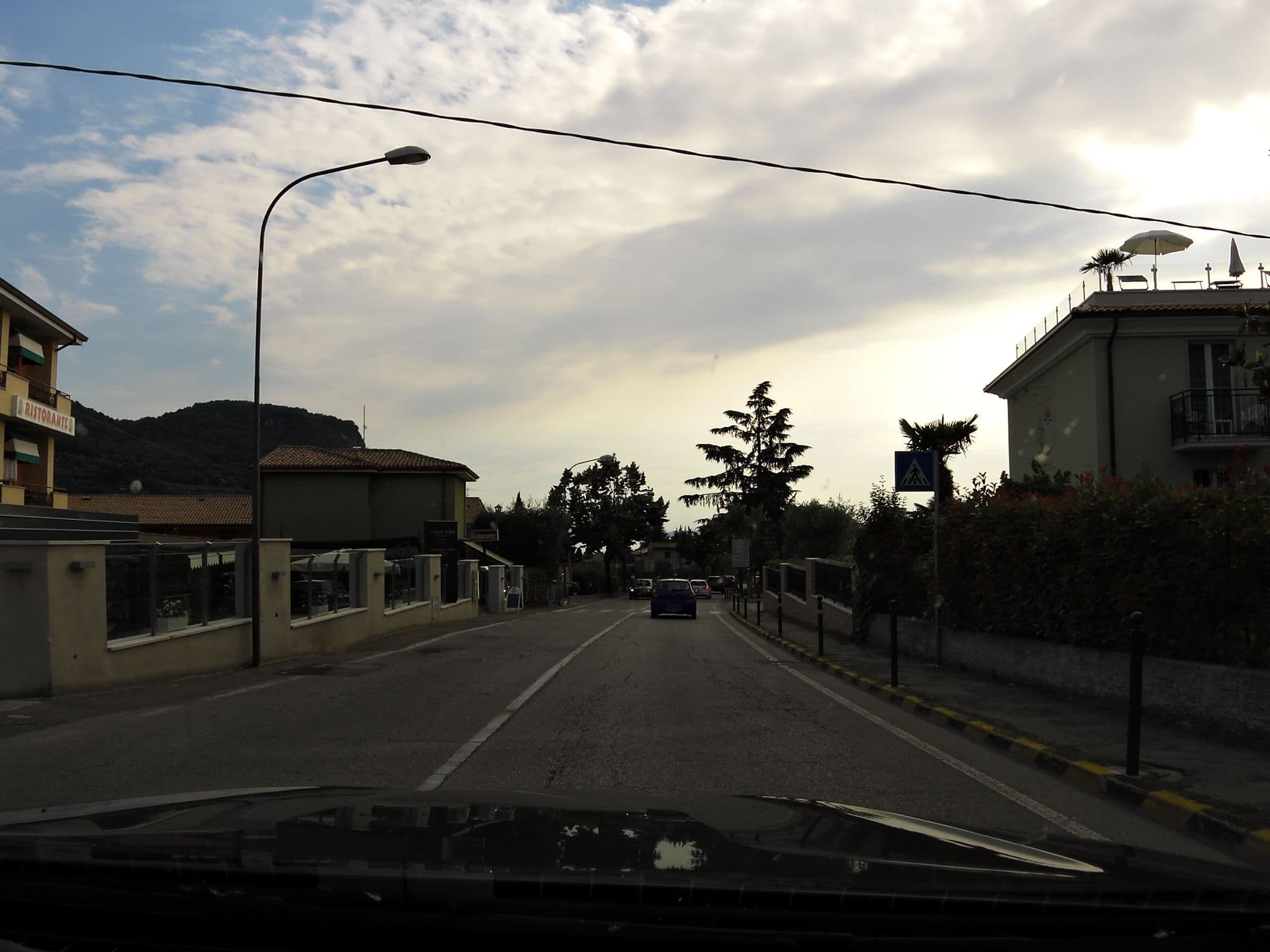 Street view near Albergo Italia Ristorante, Garda — © czmrtn (CC BY-SA · Mapillary)