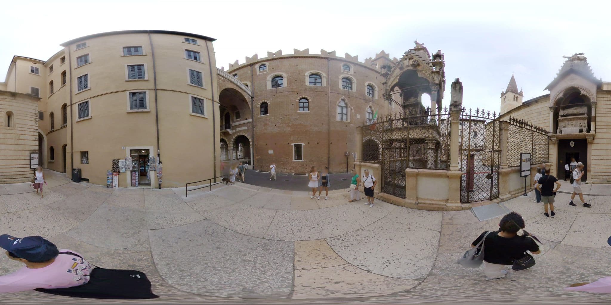 Street view near Residenza Ai Filippini, Verona — © mapconcierge (CC BY-SA · Mapillary)