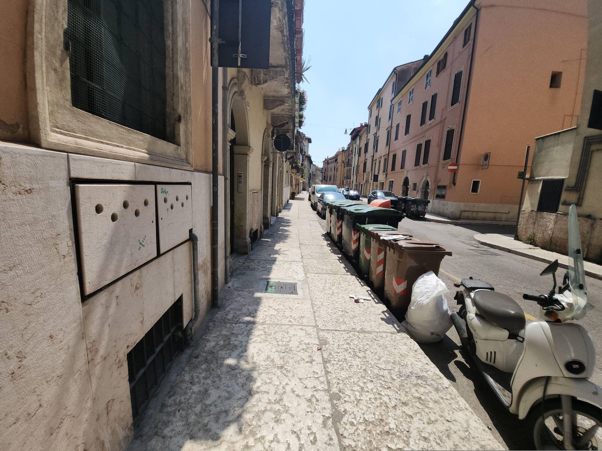 Street view near Veronetta House, Verona — © giubar (CC BY-SA · Mapillary)