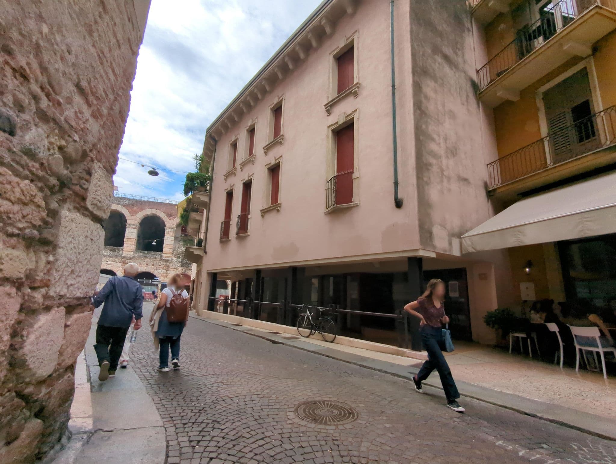 Street view near Deluxe Room 310 Hotel Milano & Spa, Verona — © ente (CC BY-SA · Mapillary)