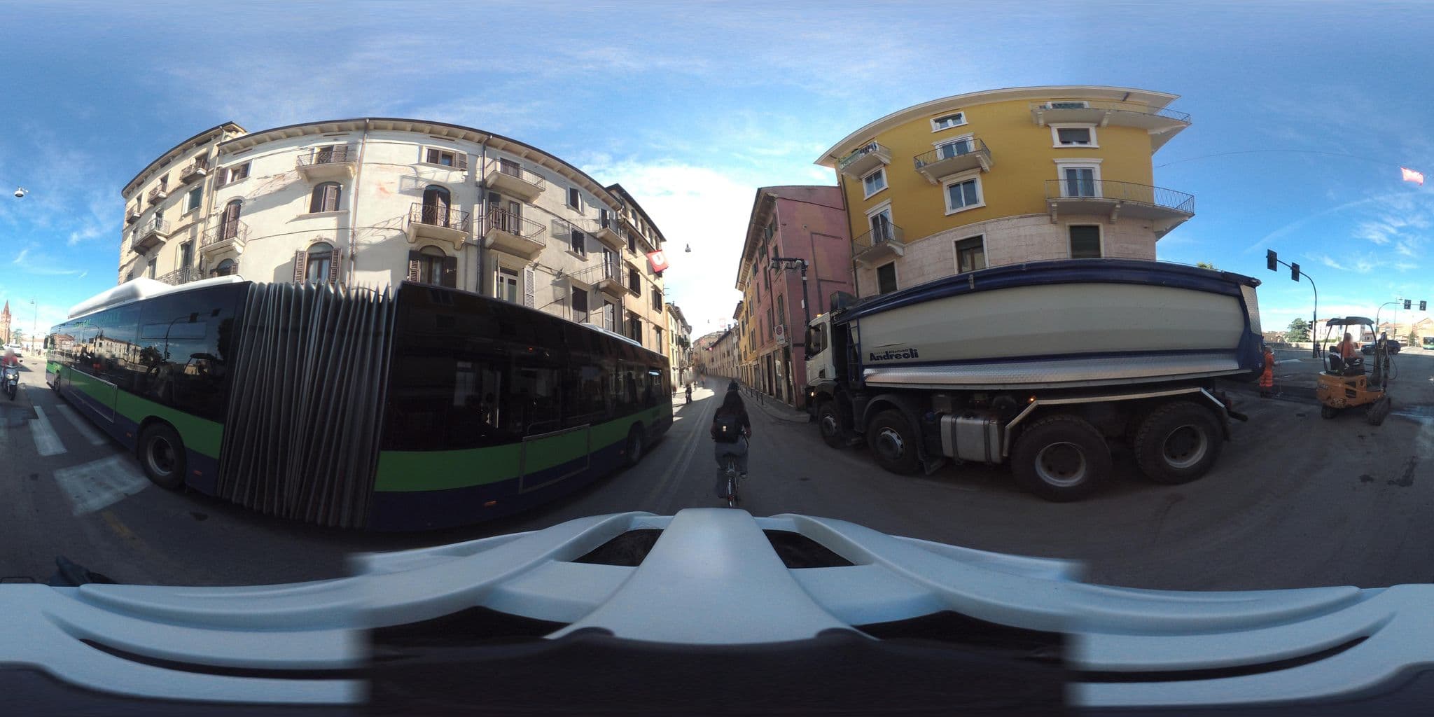 Street view near b&b navi, Verona — © giubar (CC BY-SA · Mapillary)