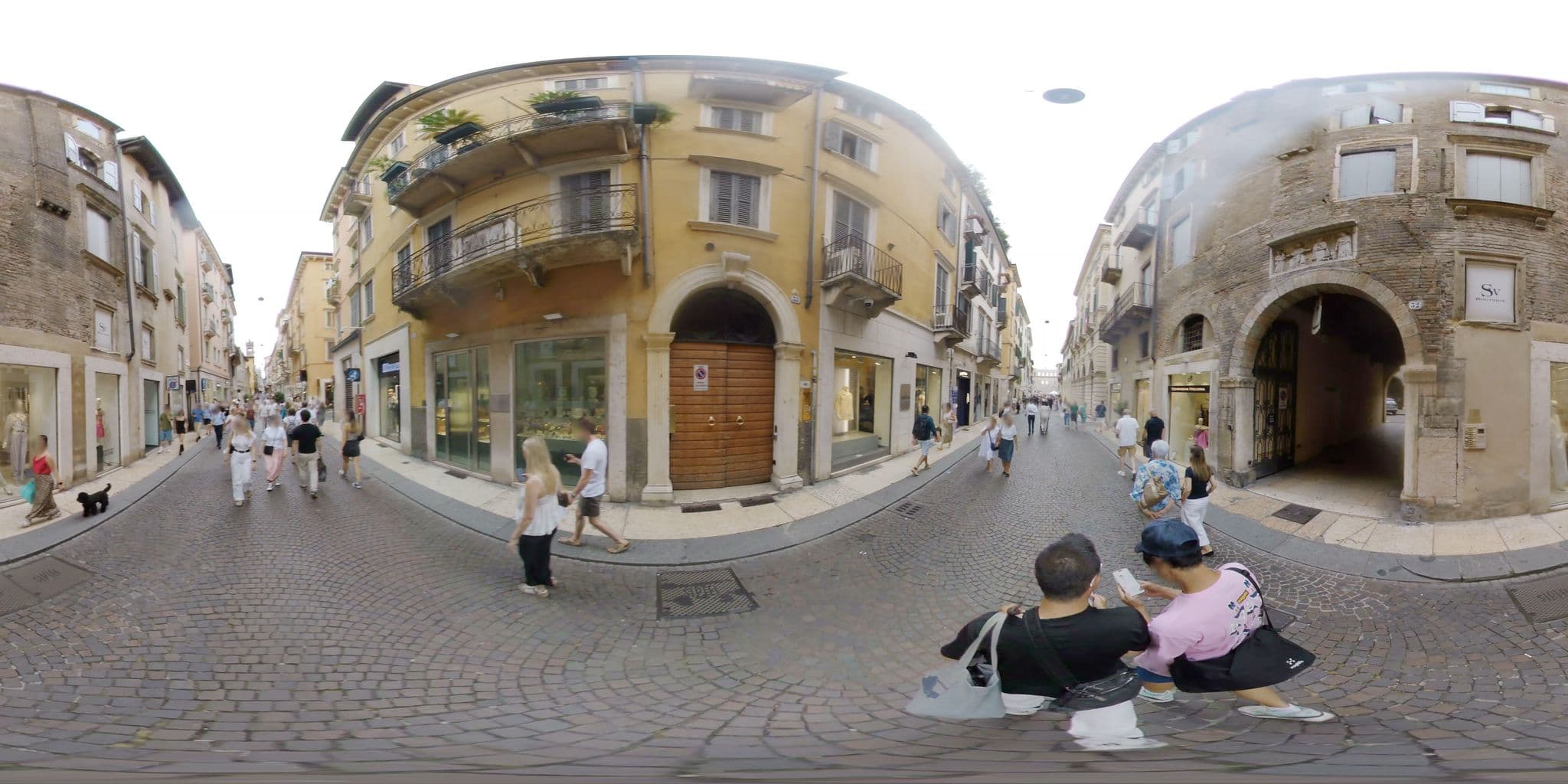 Street view near Corte Rialdi, Verona — © mapconcierge (CC BY-SA · Mapillary)