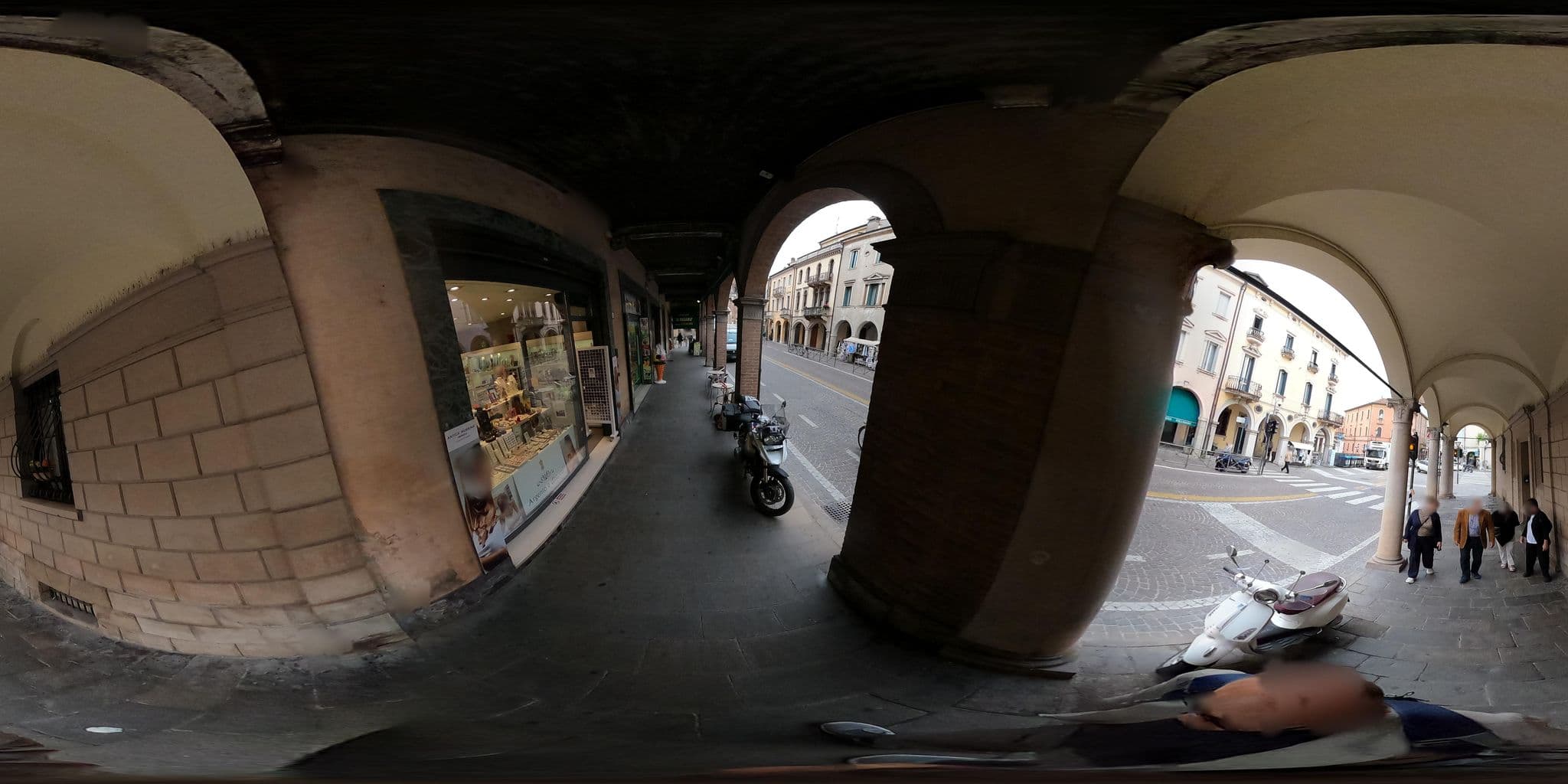 Street view near Hotel Belludi 37, Padua — © mircozorzo (CC BY-SA · Mapillary)