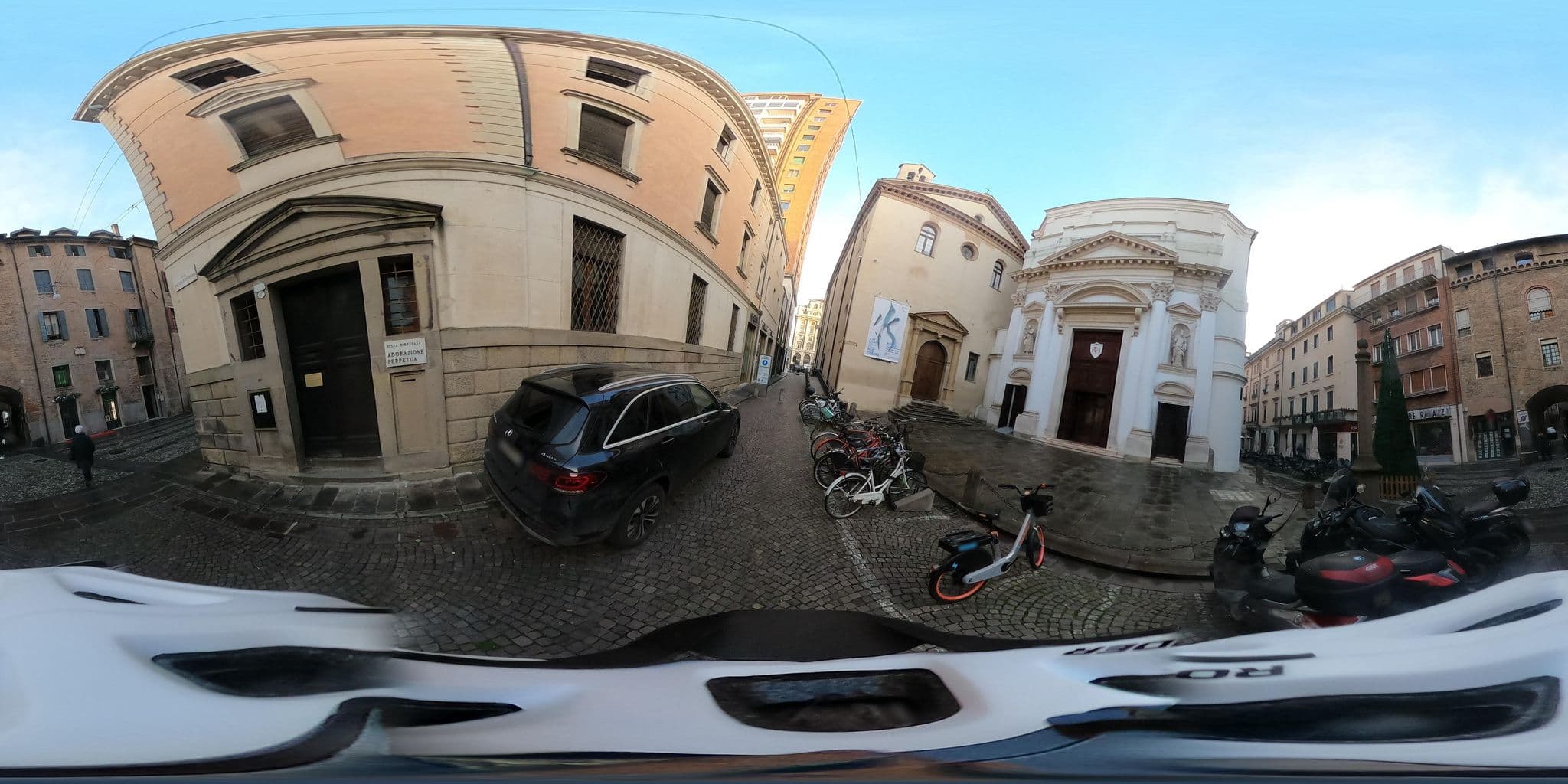 Street view near Padova Tower 13th Floor, Padua — © alesarrett (CC BY-SA · Mapillary)