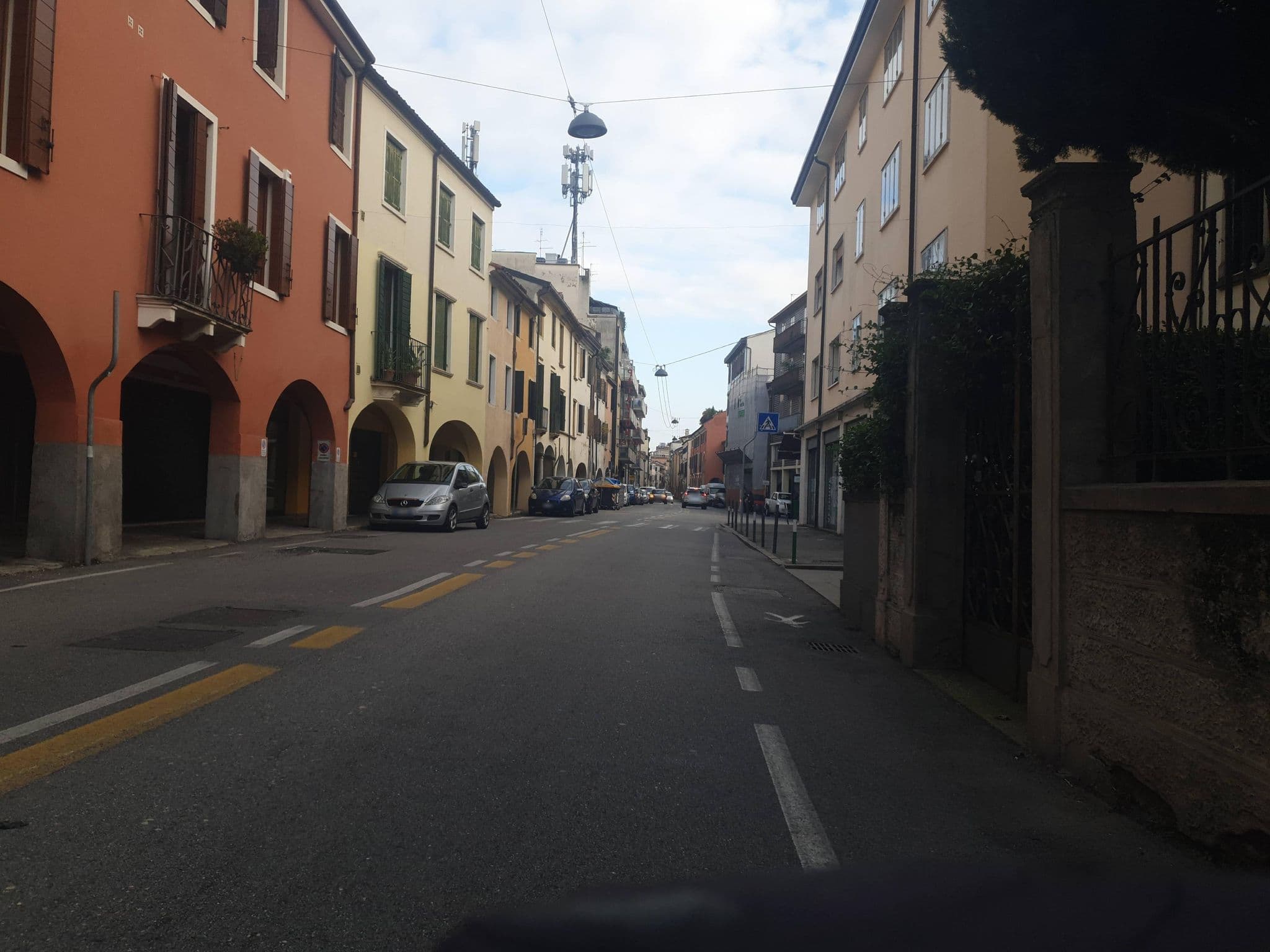 Street view near Hotel Piccolo Vienna, Padua — © voschix (CC BY-SA · Mapillary)