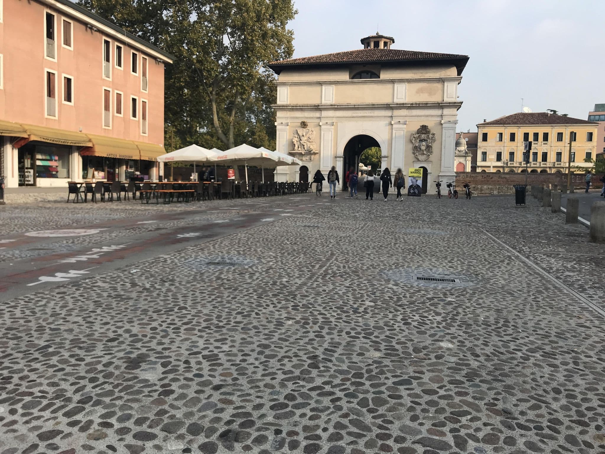 Street view near Appartamenti Portavenezia, Padua — © miguel_andrade (CC BY-SA · Mapillary)
