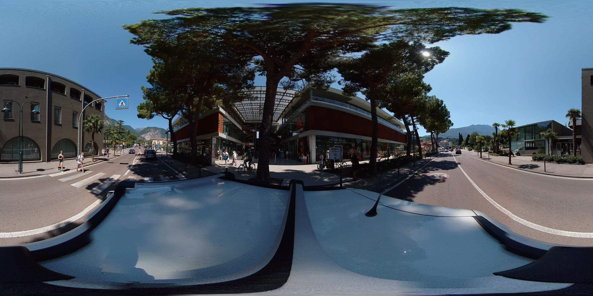 Street view near Lauvia SRL, Riva del Garda — © chrisbeddow (CC BY-SA · Mapillary)
