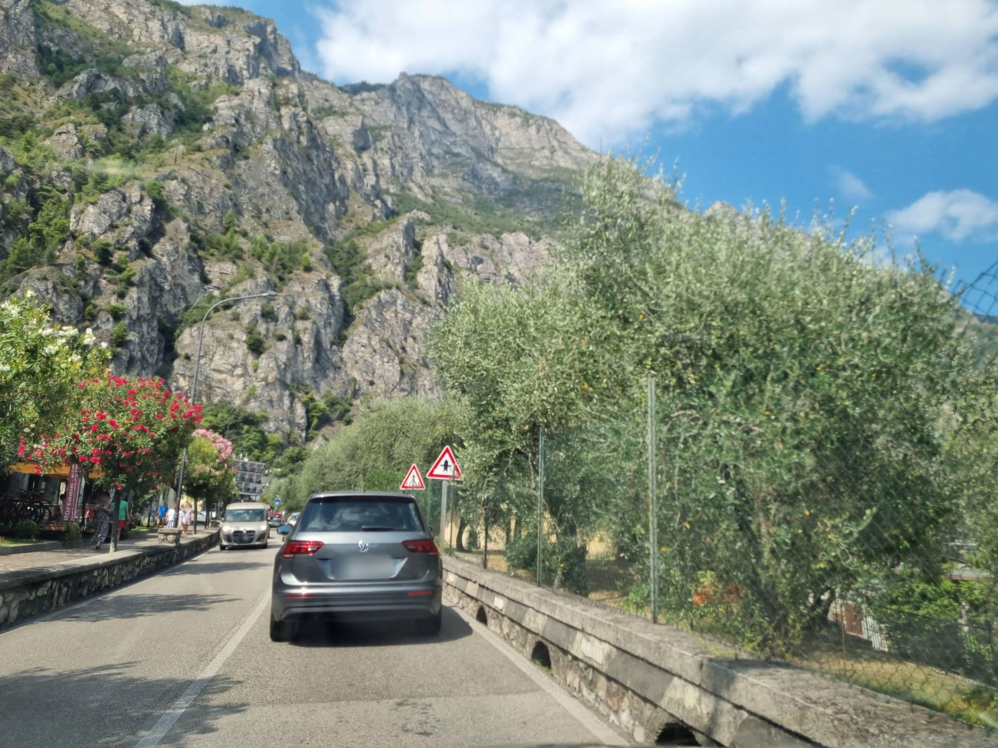Street view near Casa Albergo Sorriso, Limone sul Garda — © dsmm (CC BY-SA · Mapillary)