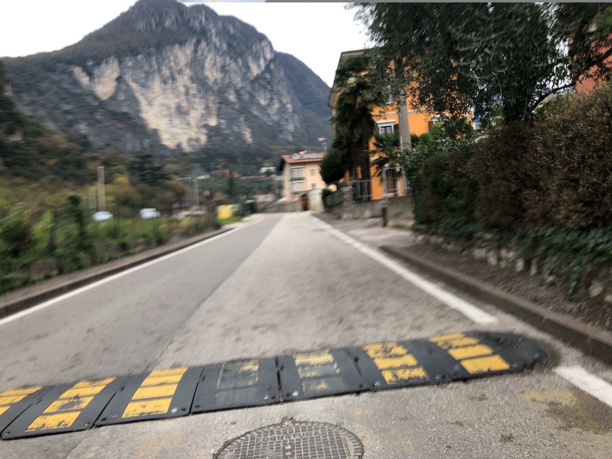 Street view near Villa Bellaria di Brighenti Marzia & C. SNC, Riva del Garda — © mich74 (CC BY-SA · Mapillary)
