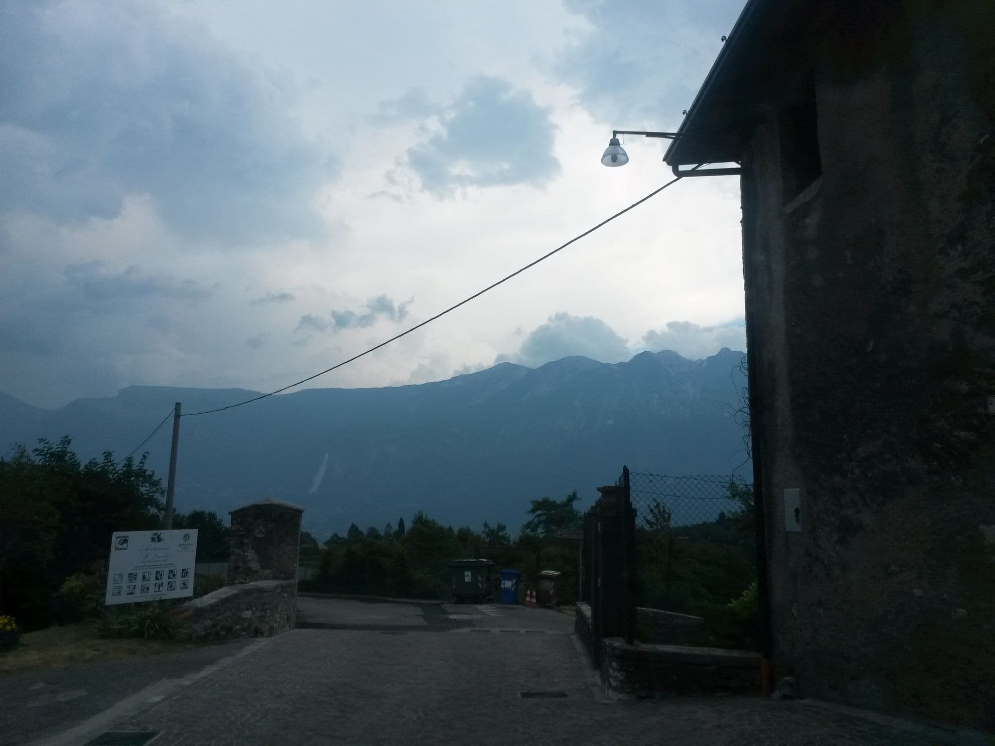 Street view near Appartamento Angelica 3 - Rebomaholidays, Malcesine — © uwekoch (CC BY-SA · Mapillary)