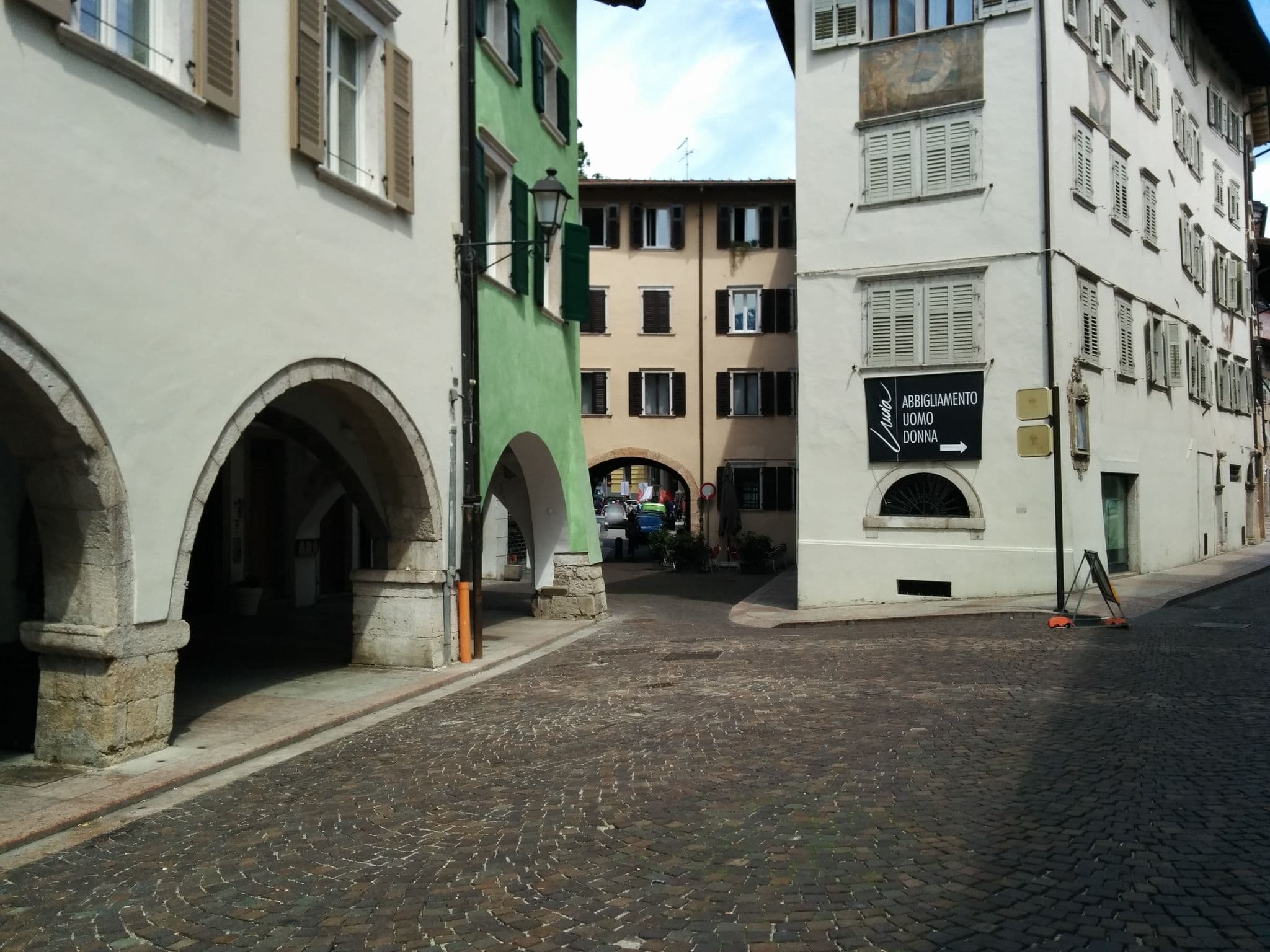 Street view near Residenza Contrada Tedesca, Trento — © napo (CC BY-SA · Mapillary)