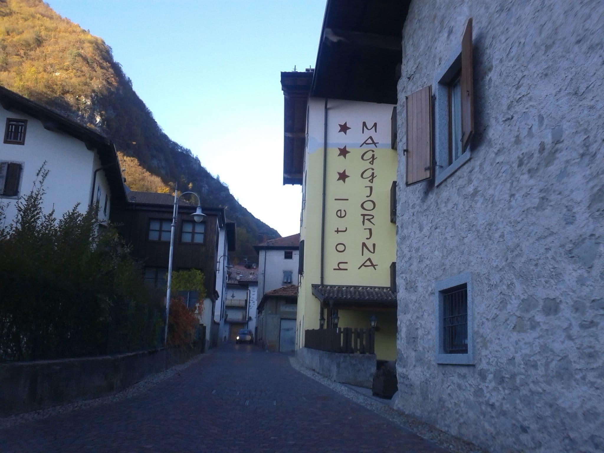 Street view near Albergo Ristorante Maggiorina, Molina di Ledro — © zonta72 (CC BY-SA · Mapillary)