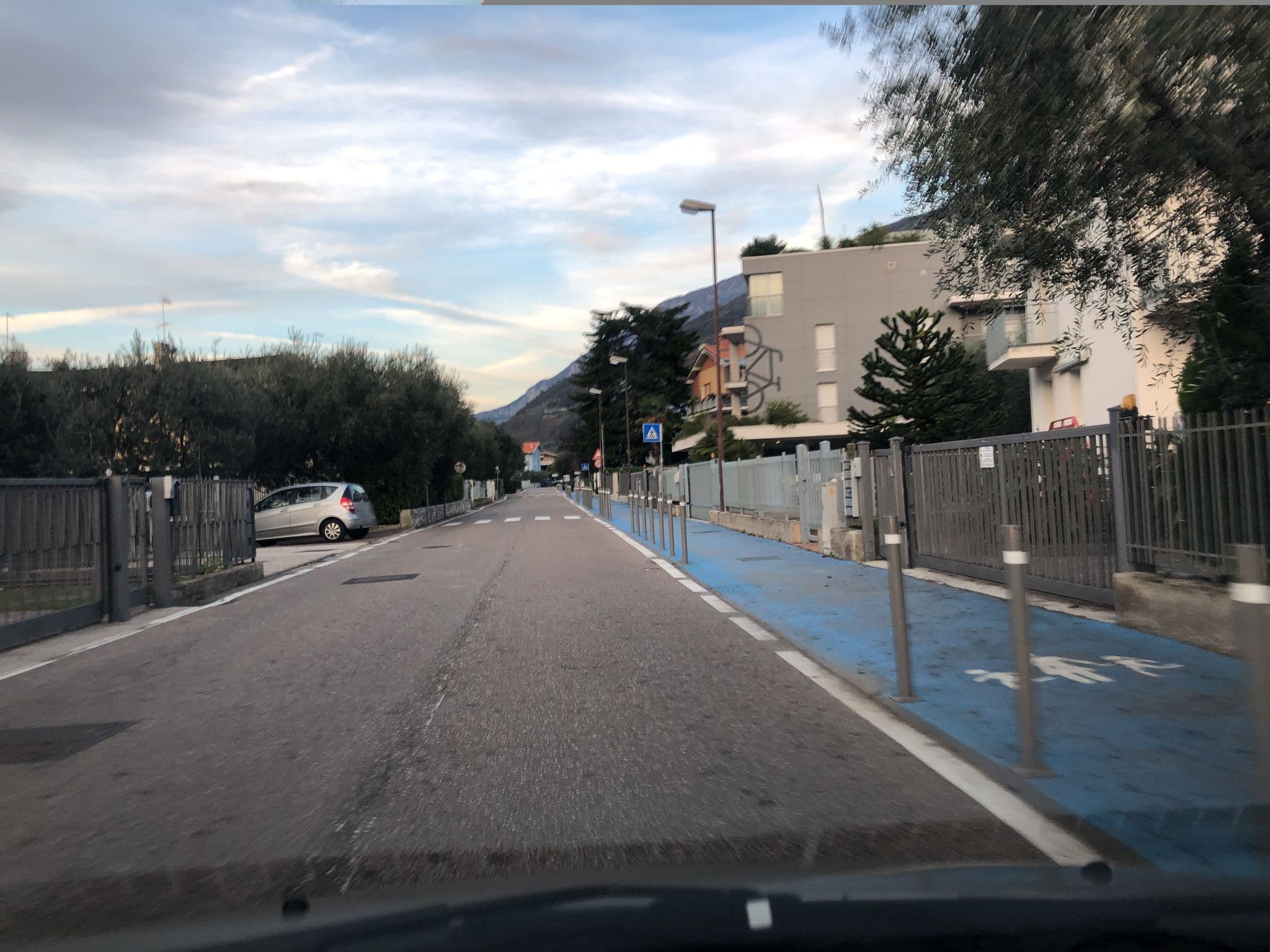 Street view near Albergo Villa Mimosa di Miorelli Antonio SAS, Nago-Torbole — © mich74 (CC BY-SA · Mapillary)