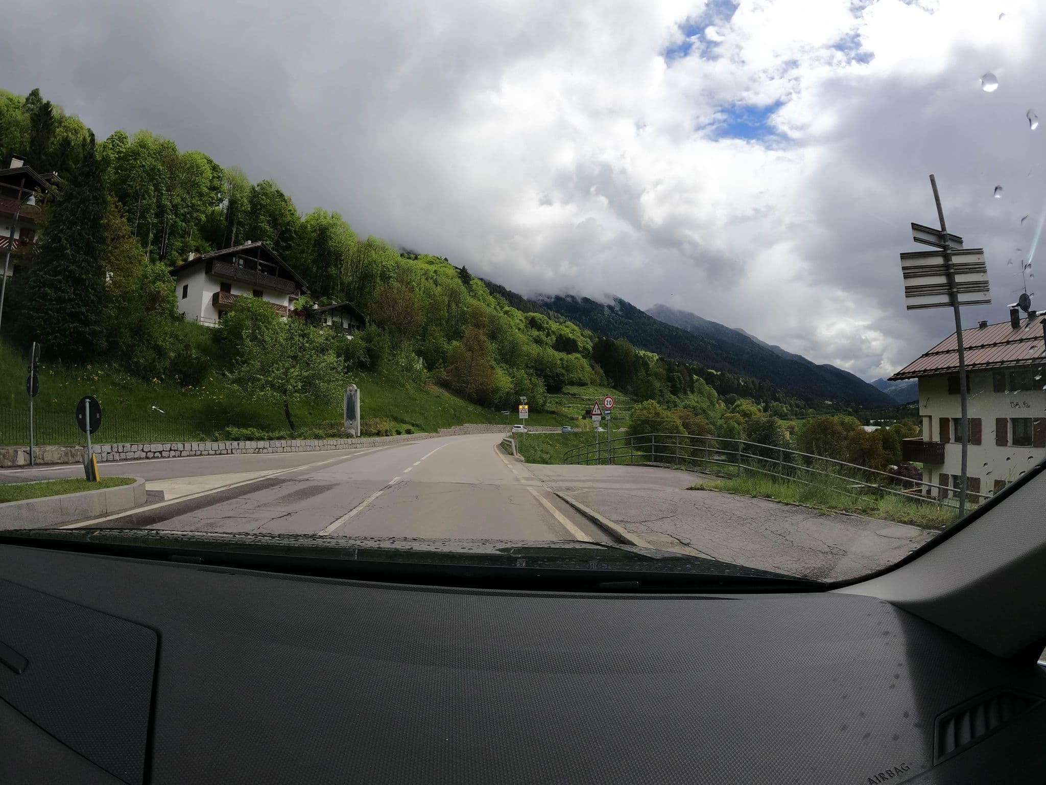 Street view near Albergo Valgenova, Pinzolo — © borovac (CC BY-SA · Mapillary)