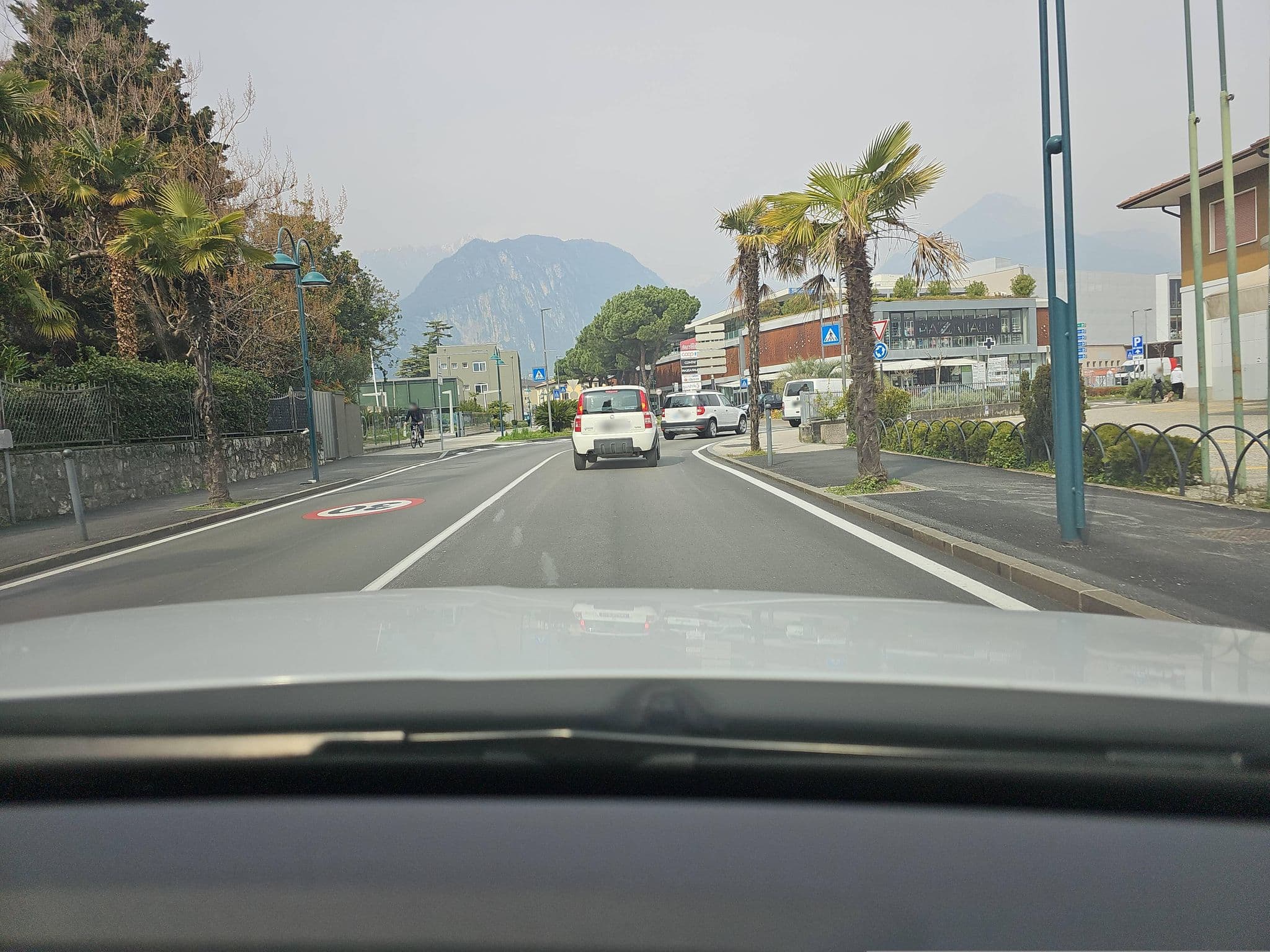 Street view near garda lake apartments, Riva del Garda — © Schmarvis (CC BY-SA · Mapillary)
