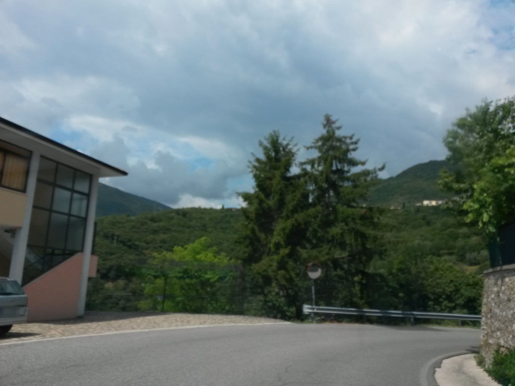 Street view near Hotel Ristorante Zanzanu', Brenzone — © uwekoch (CC BY-SA · Mapillary)