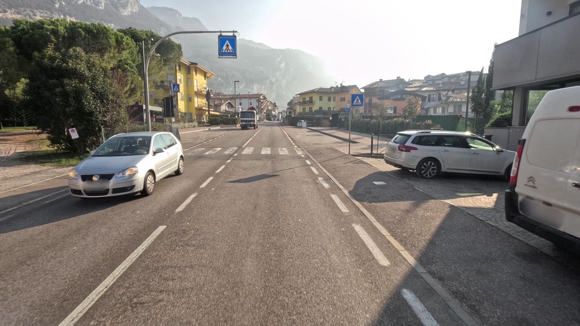Street view near Hotel Il Giardino, Nago-Torbole — © bct (CC BY-SA · Mapillary)