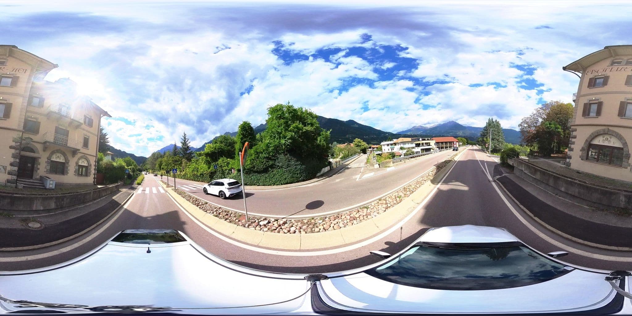 Street view near Etschtalerhof, Lagundo — © osmplus_org (CC BY-SA · Mapillary)