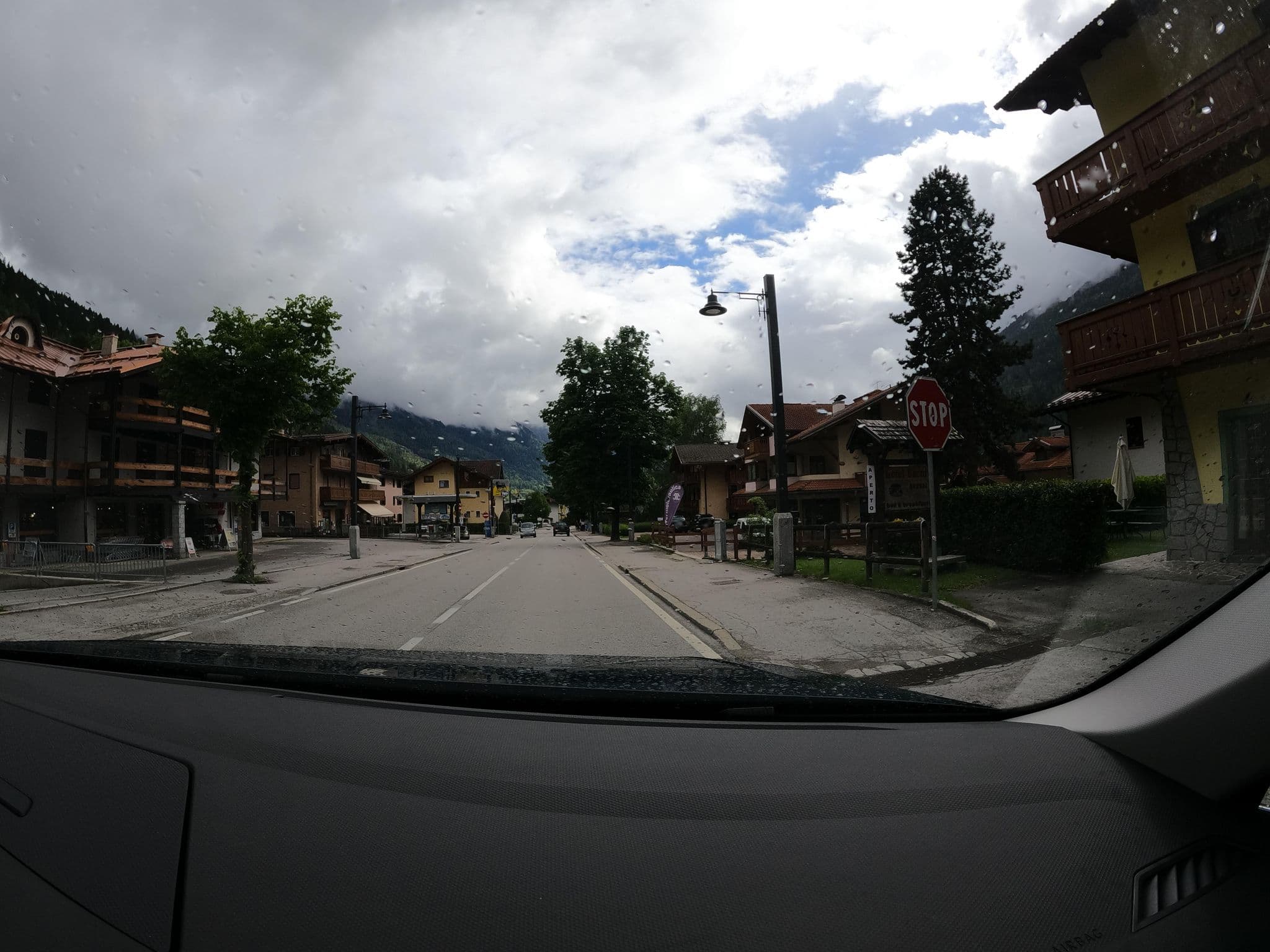 Street view near Hotel Bansai ***, Pinzolo — © borovac (CC BY-SA · Mapillary)