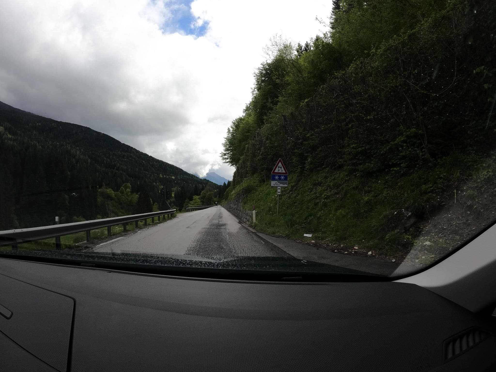 Street view near Savoia Palace Hotel, Pinzolo — © borovac (CC BY-SA · Mapillary)