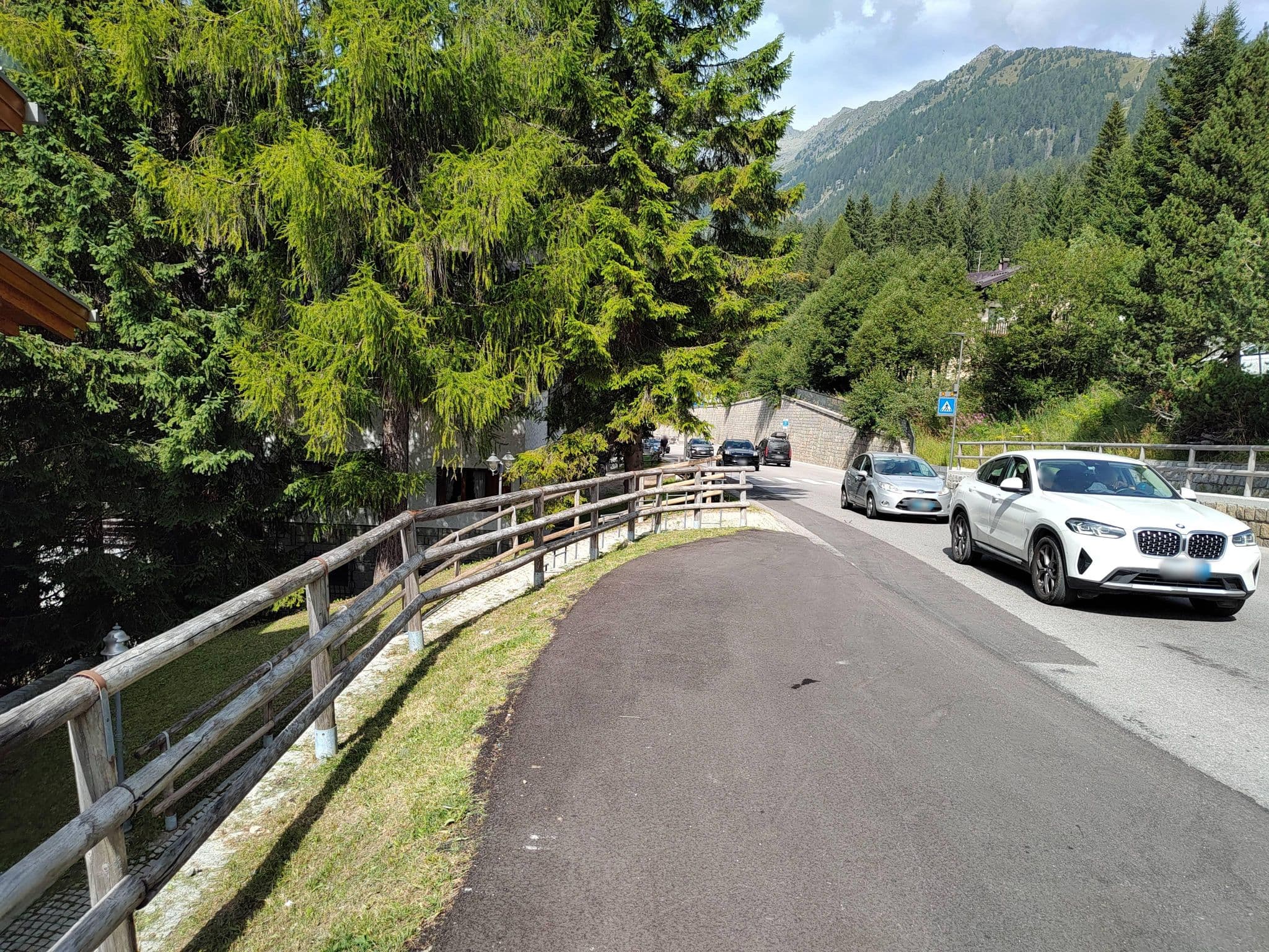 Street view near Hotel Cristal Palace, Pinzolo — © lary_fede (CC BY-SA · Mapillary)