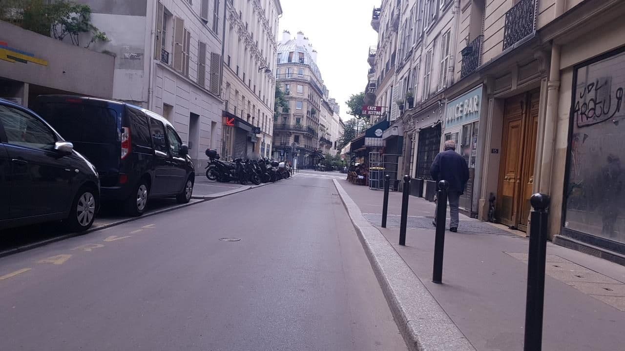 Street view near Magenta 38, Porte Saint-Martin — © changchun1 (CC BY-SA · Mapillary)