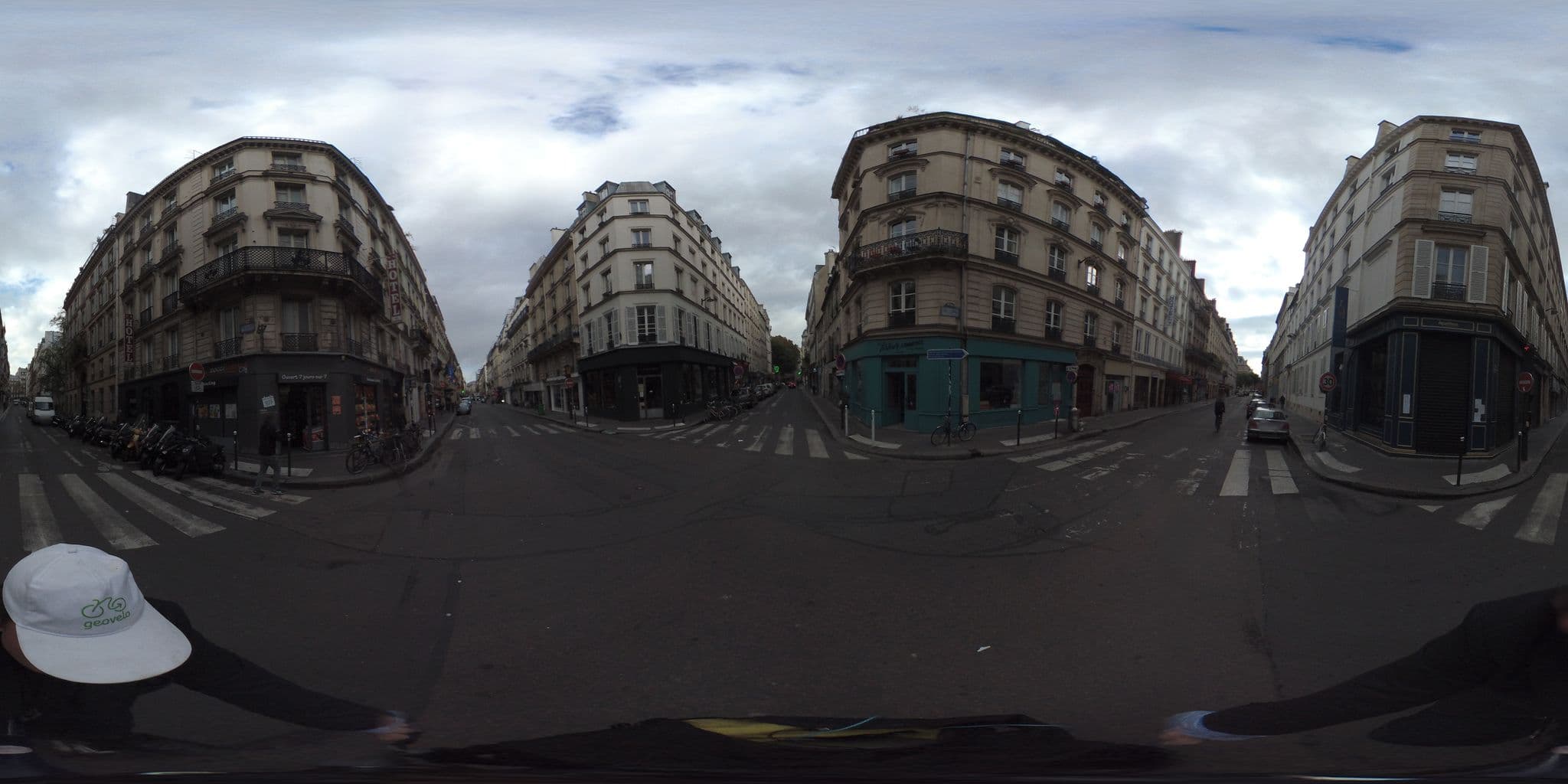 Street view near Hôtel des 3 Nations, Porte Saint-Martin — © geovelo (CC BY-SA · Mapillary)