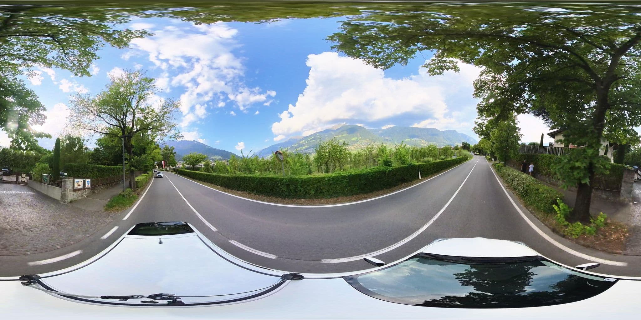 Street view near Hutterhof, Tirolo — © osmplus_org (CC BY-SA · Mapillary)