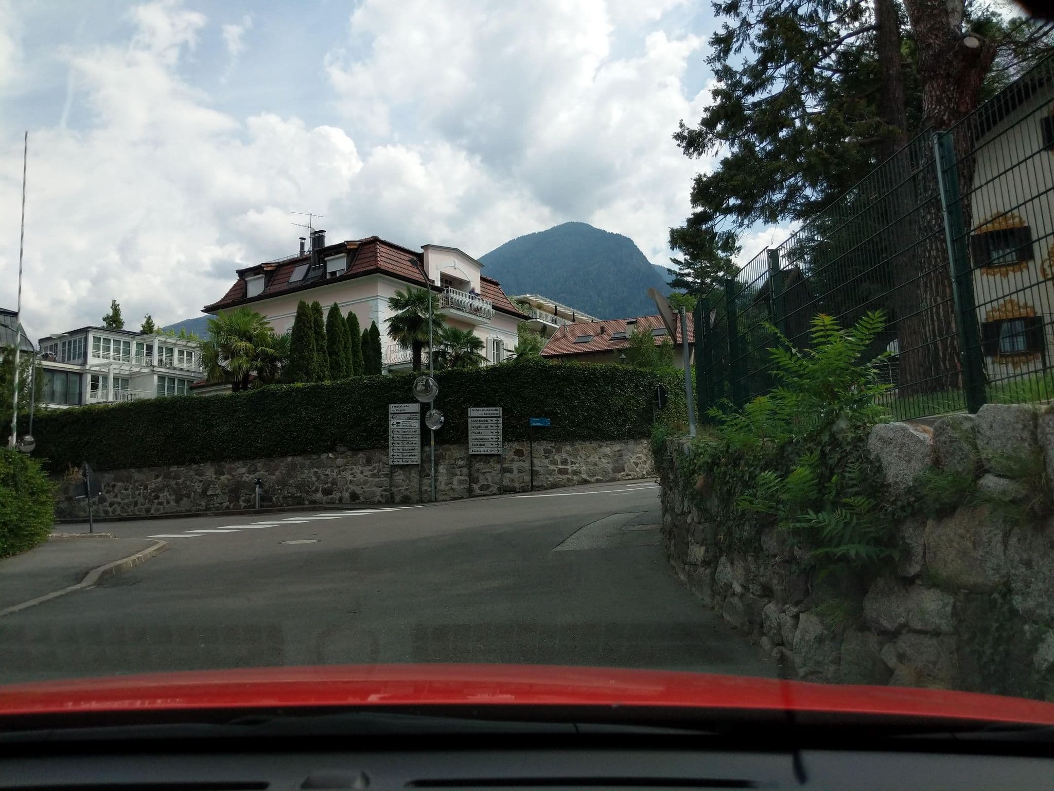 Street view near Prairerhof, Merano — © mcliquid (CC BY-SA · Mapillary)