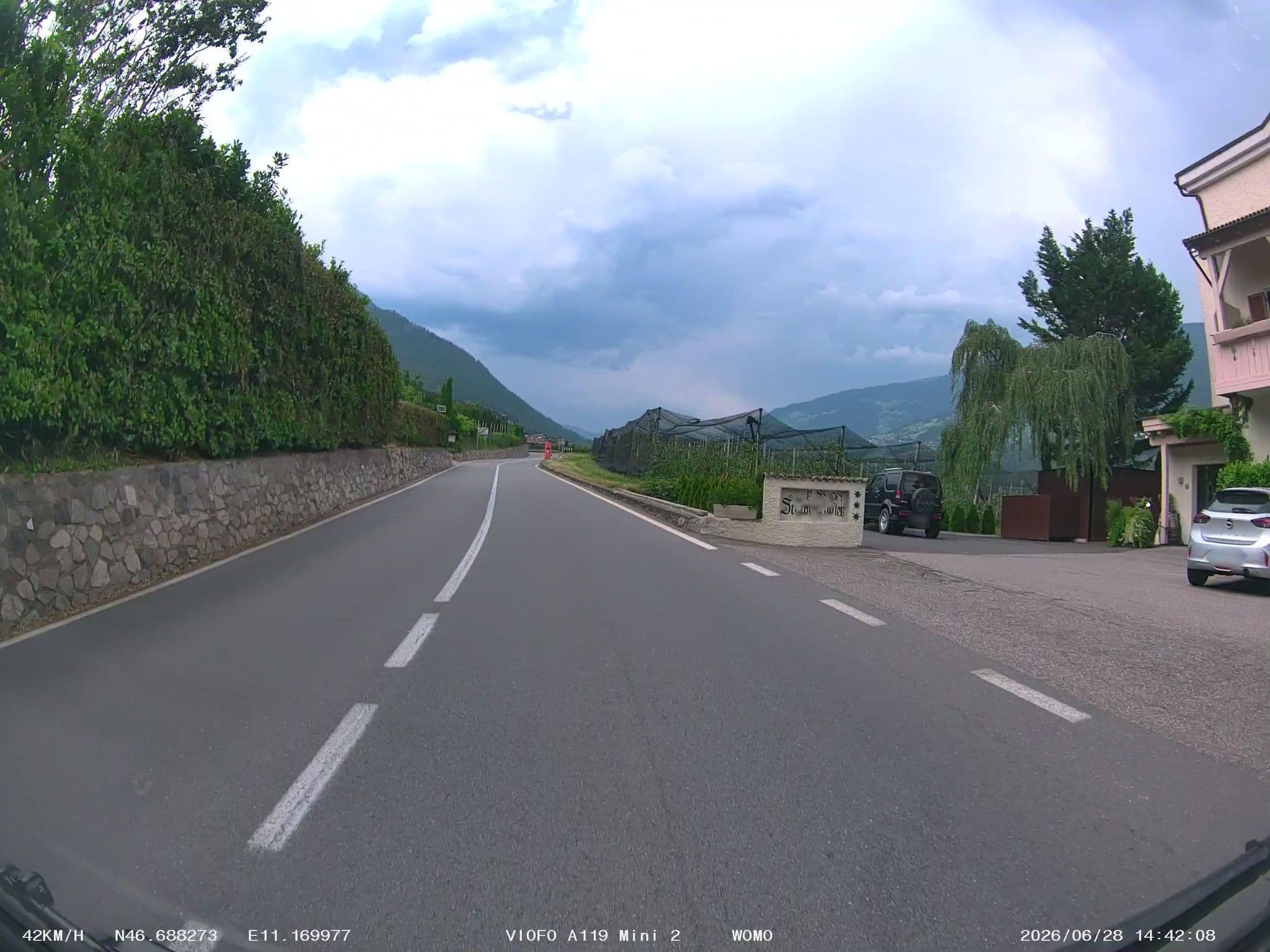 Street view near Pension Schweigkofler, Scena - Schenna — © soulcover (CC BY-SA · Mapillary)