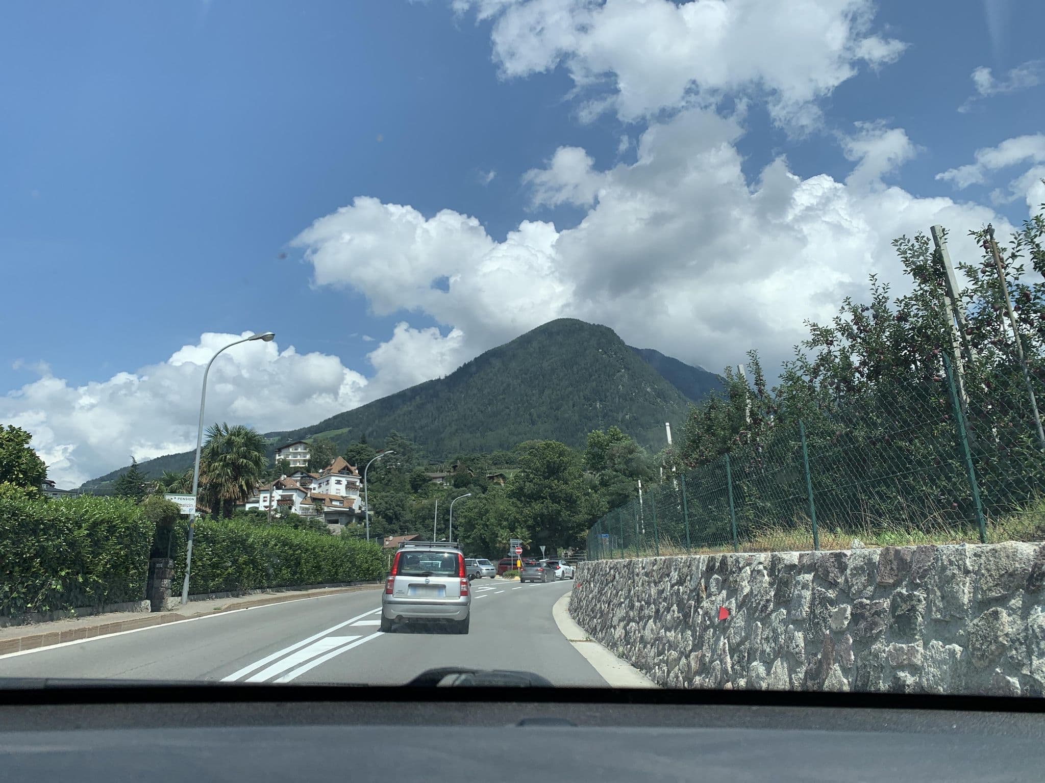 Street view near Guesthouse Pension Grafenstein, Scena — © descilla (CC BY-SA · Mapillary)