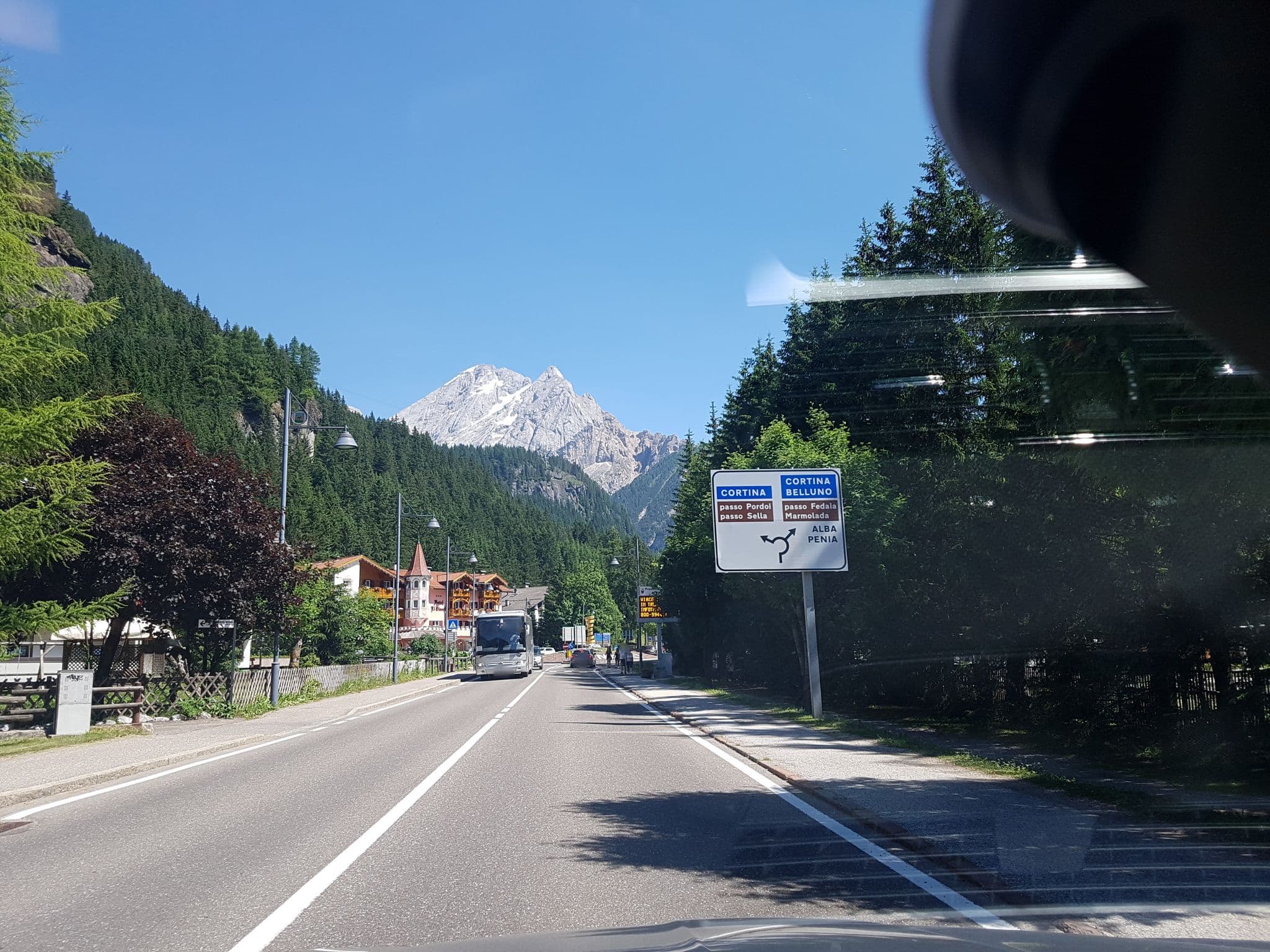 Street view near Cesa Stefi, Canazei — © dsmm (CC BY-SA · Mapillary)