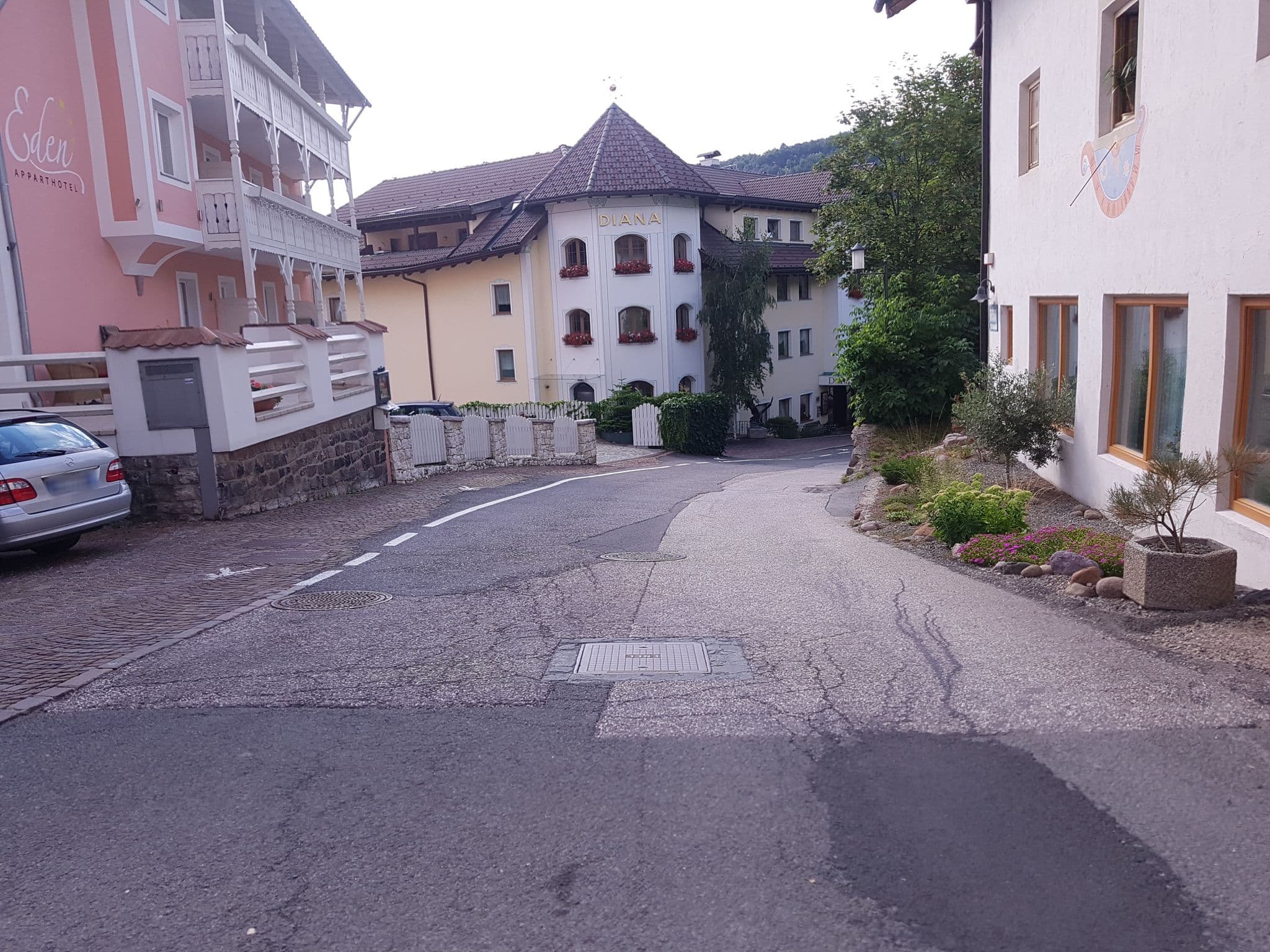 Street view near Eden Apparthotel, Siusi — © houtari (CC BY-SA · Mapillary)