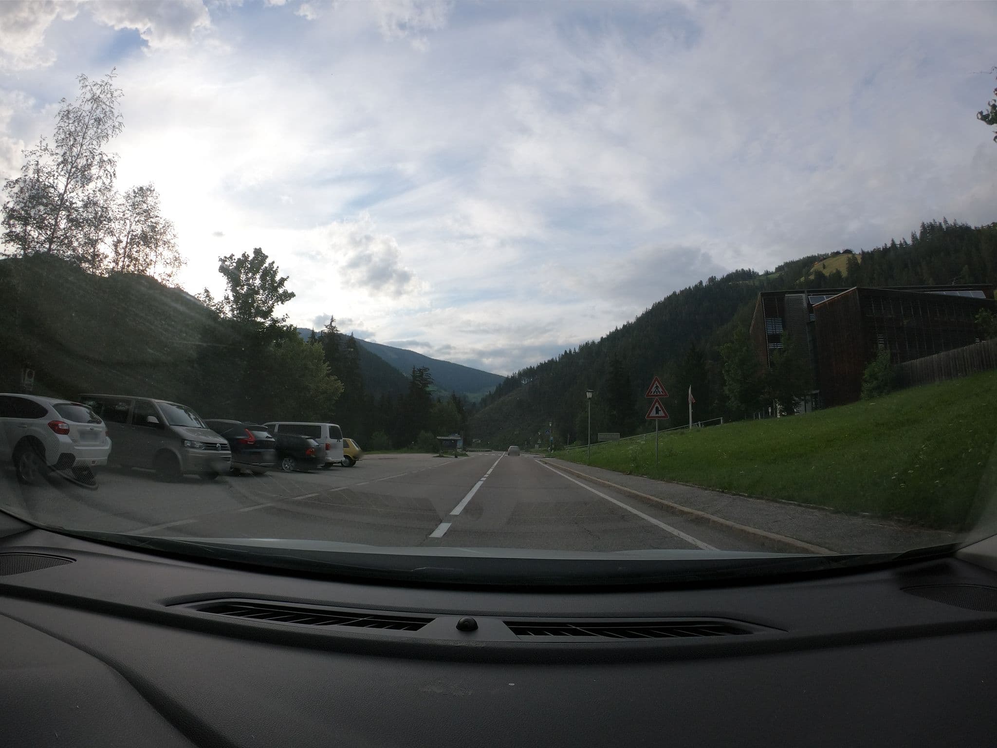 Street view near Agriturismo Oberfreiegg, La Valle - Wengen — © vst (CC BY-SA · Mapillary)