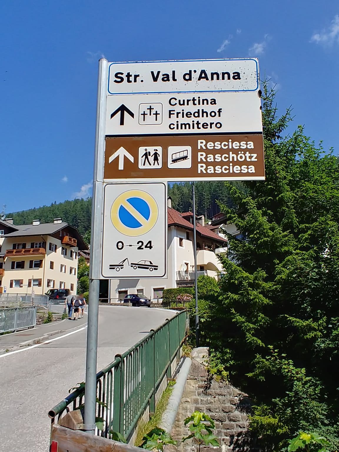 Street view near Cësa Gredine, Ortisei — © highlander (CC BY-SA · Mapillary)