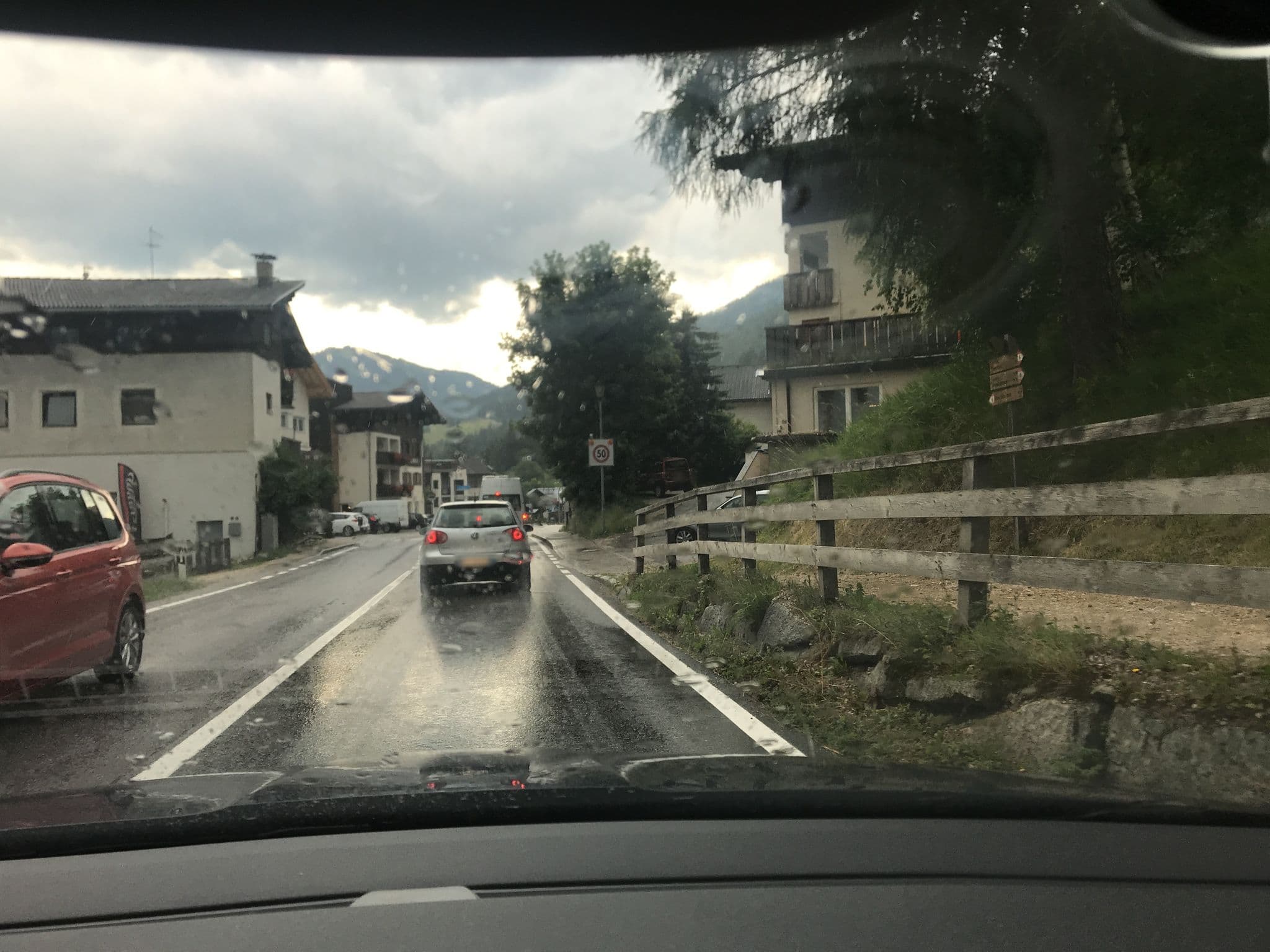 Street view near Pensione Atlantik, La Valle - Wengen — © atze777 (CC BY-SA · Mapillary)