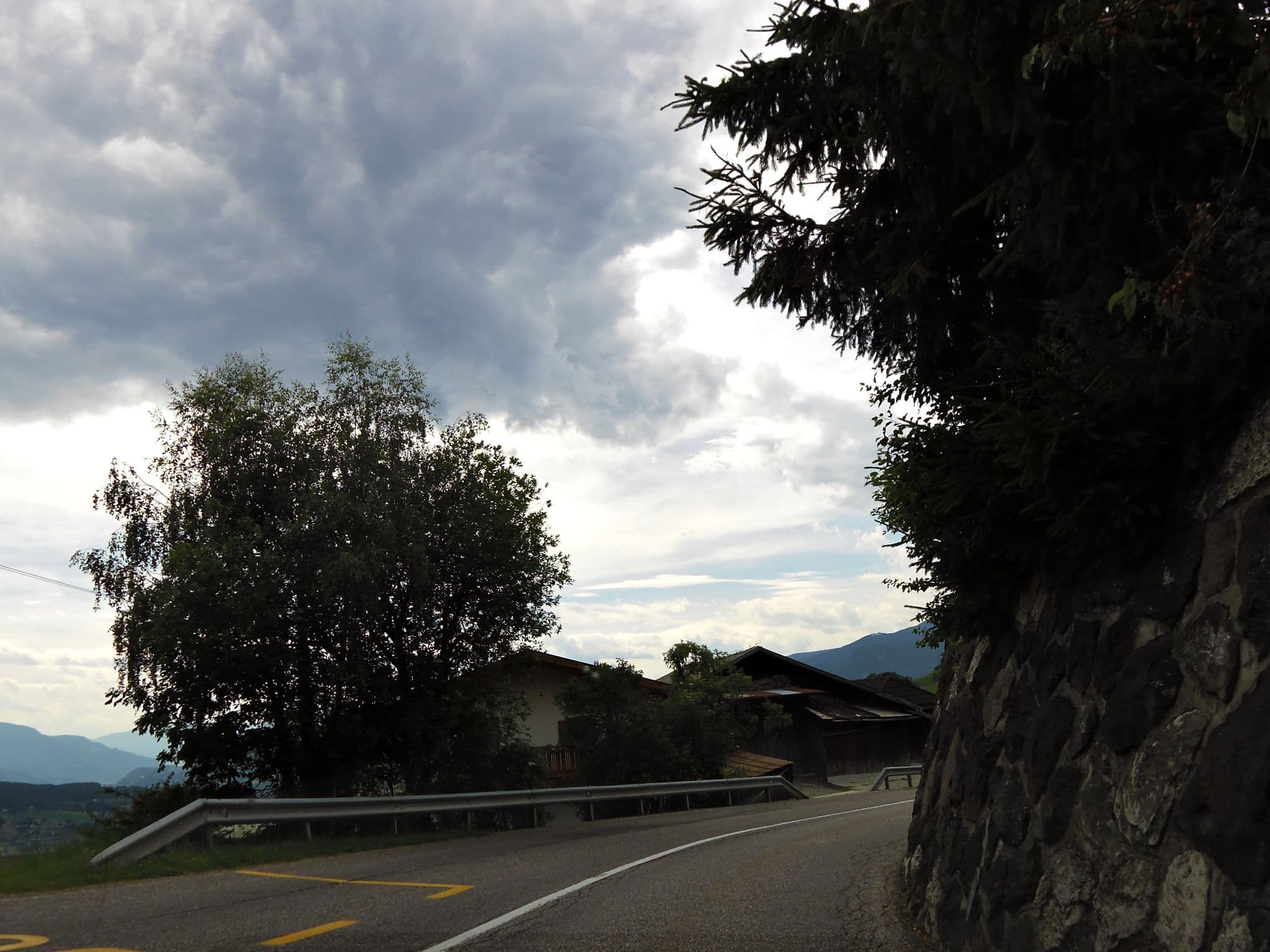Street view near Appartment Gsolerhof, Siusi — © madel (CC BY-SA · Mapillary)