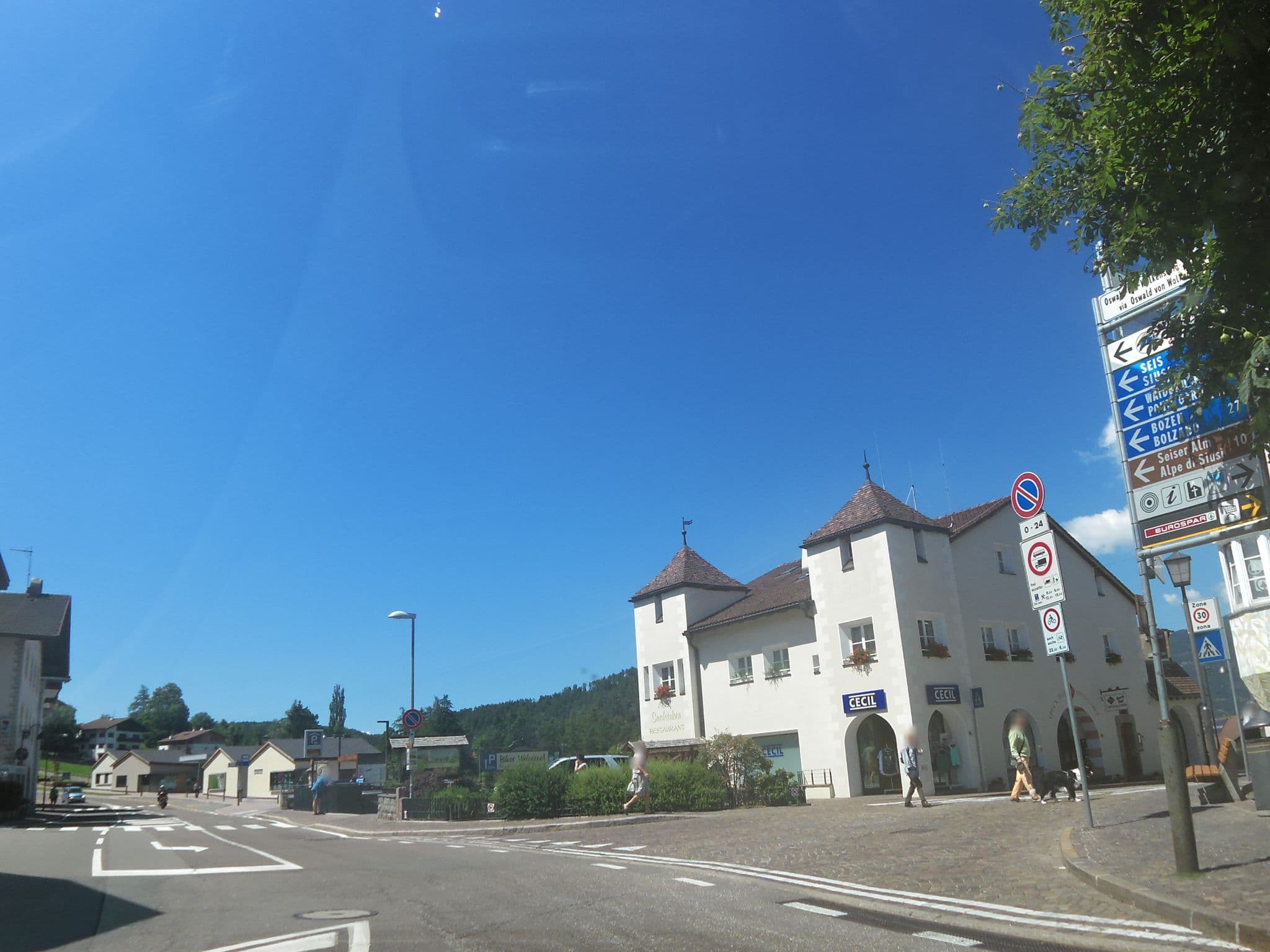 Street view near Hotel Zum Wolf, Castelrotto — © madel (CC BY-SA · Mapillary)