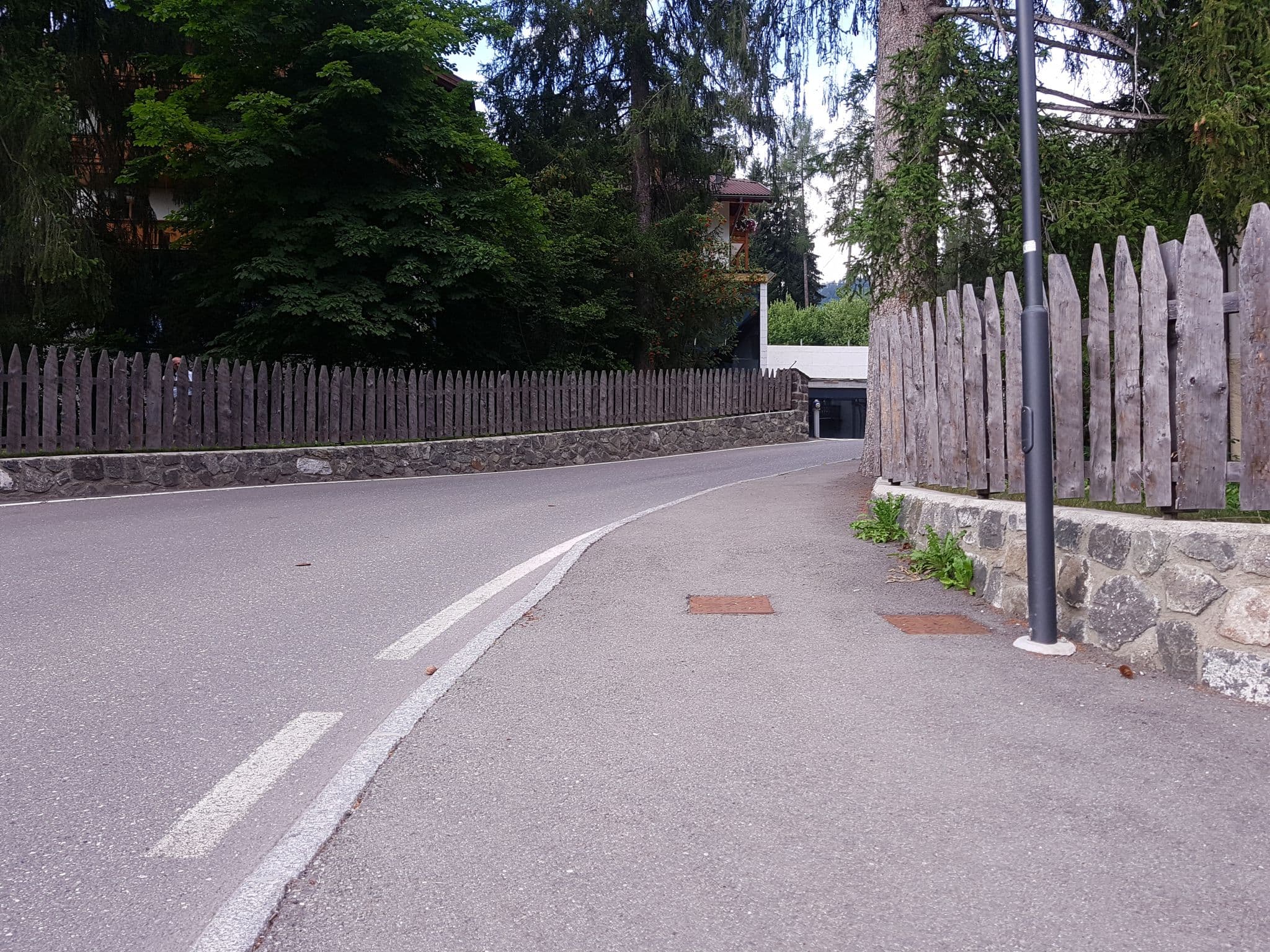 Street view near Villa Madonna della Fiducia - Casa Per Ferie, Siusi — © houtari (CC BY-SA · Mapillary)